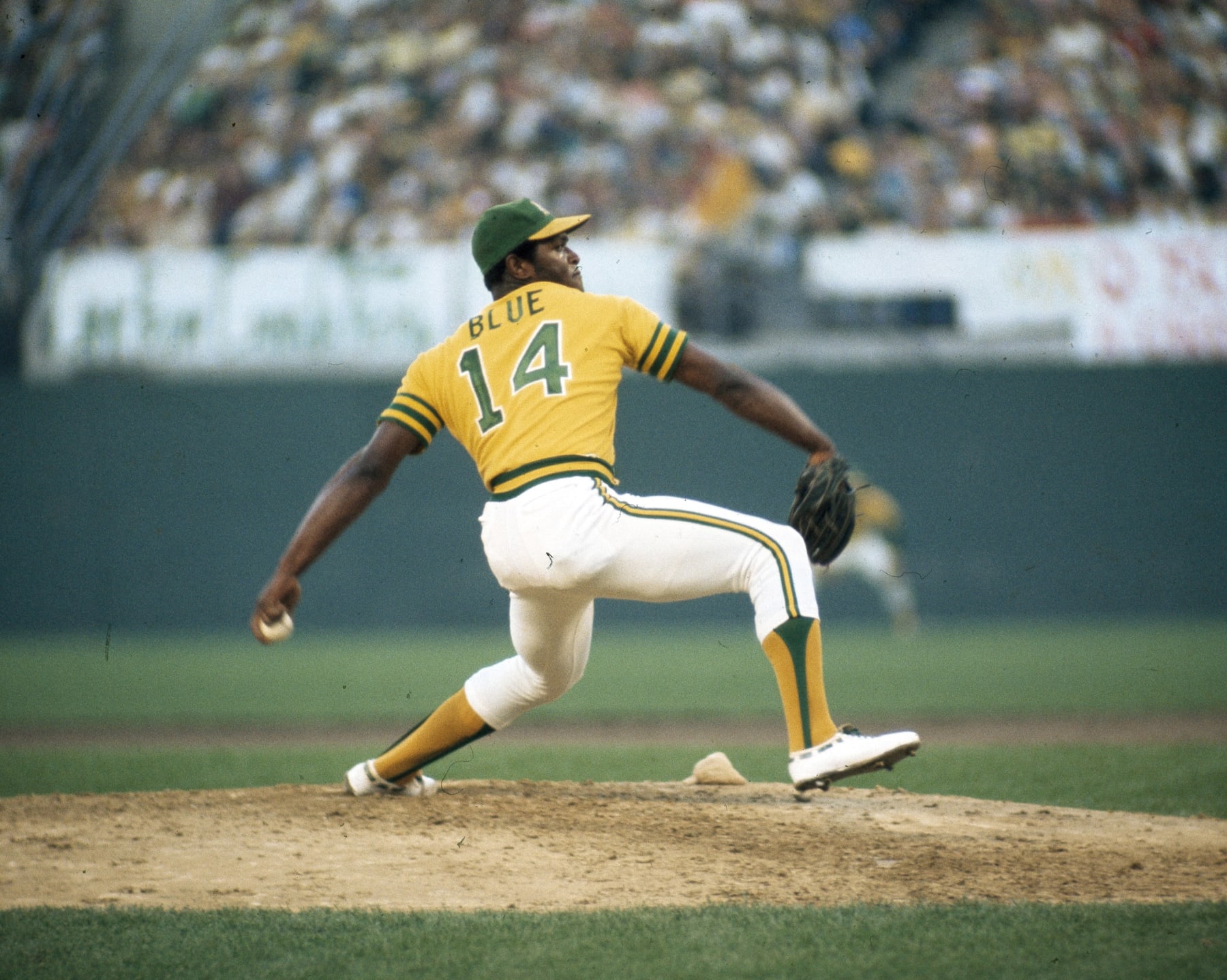 OAKLAND, CA - OCTOBER 17, 1974:  Picher Vida Blue #14 of the Oakland Athletics pitches to the Los Angeles Dodgers during the 1974 World Series at the Oakland-Alameda County Coliseum on October 17, 1974 in Oakland, California.   (Photo by Herb Scharfman/Sports Imagery/Getty Images)