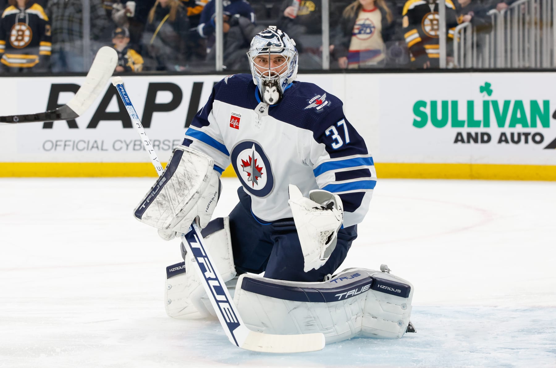 BOSTON, MASSACHUSETTS - JANUARY 22: Connor Hellebuyck #37 of the Winnipeg Jets warms up prior to a game against the Boston Bruins at the TD Garden on January 22, 2024 in Boston, Massachusetts. The Bruins won 4-1. (Photo by Richard T Gagnon/Getty Images)