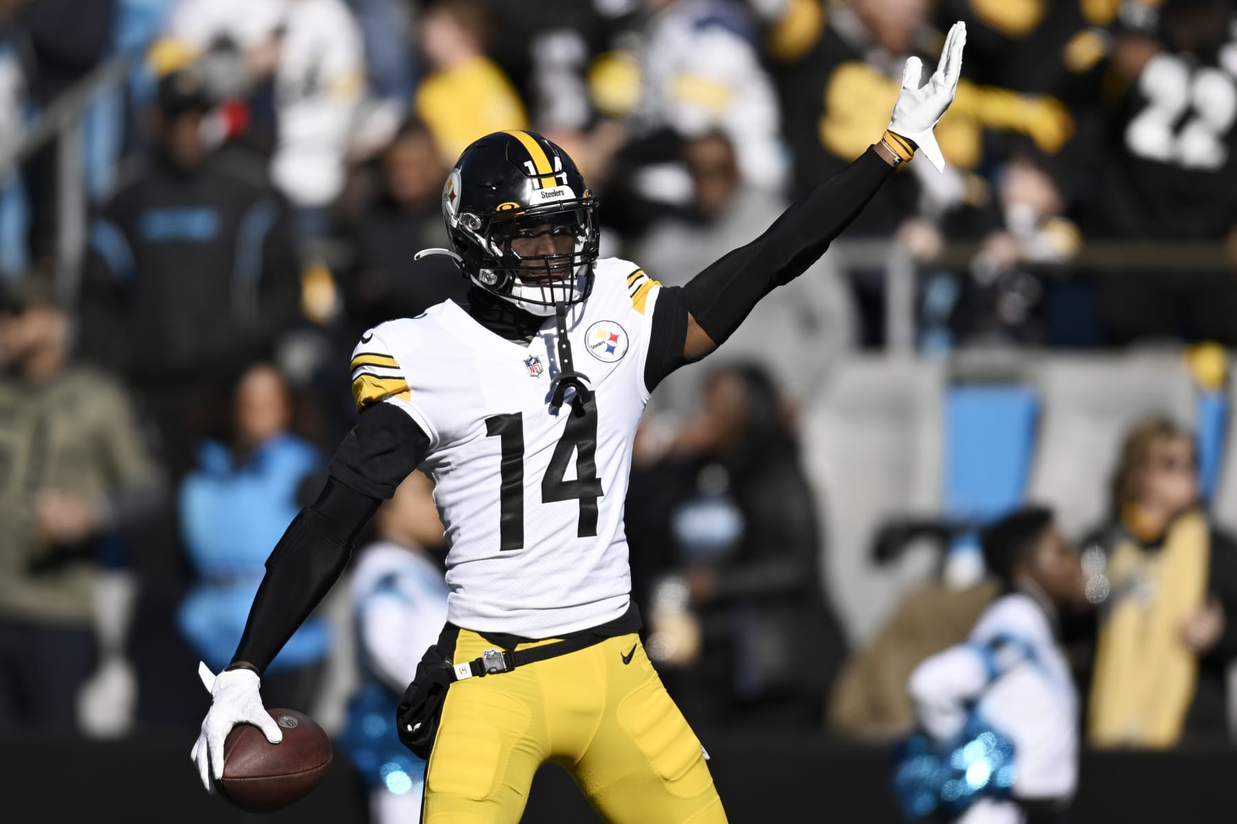 CHARLOTTE, NORTH CAROLINA - DECEMBER 18: George Pickens #14 of the Pittsburgh Steelers celebrates a catch against the Carolina Panthers in the second quarter at Bank of America Stadium on December 18, 2022 in Charlotte, North Carolina. (Photo by Eakin Howard/Getty Images)