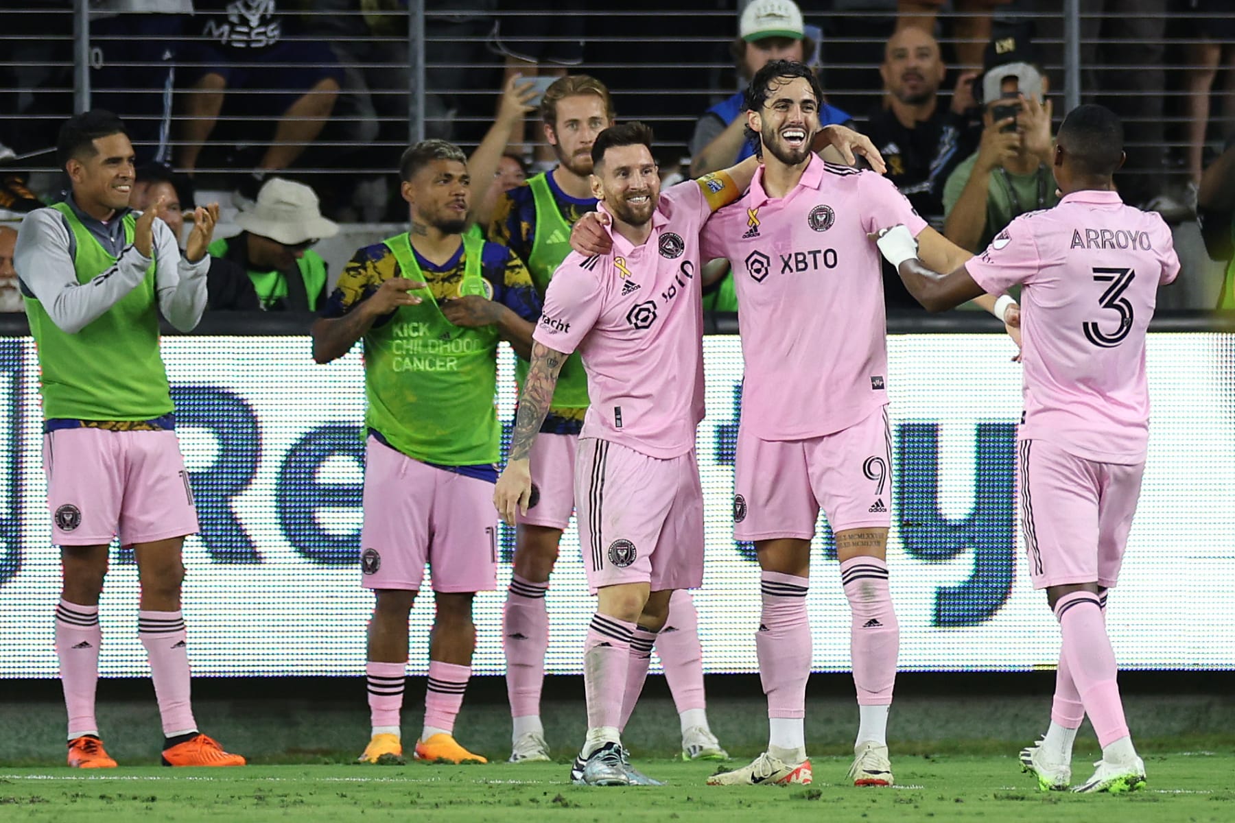 LOS ANGELES, CALIFORNIA - SEPTEMBER 03: Leonardo Campana #9 of Inter Miami CF celebrates with Lionel Messi #10 and teammates after scoring a goal in the second half during a match between Inter Miami CF and Los Angeles Football Club at BMO Stadium on September 03, 2023 in Los Angeles, California. (Photo by Harry How/Getty Images)