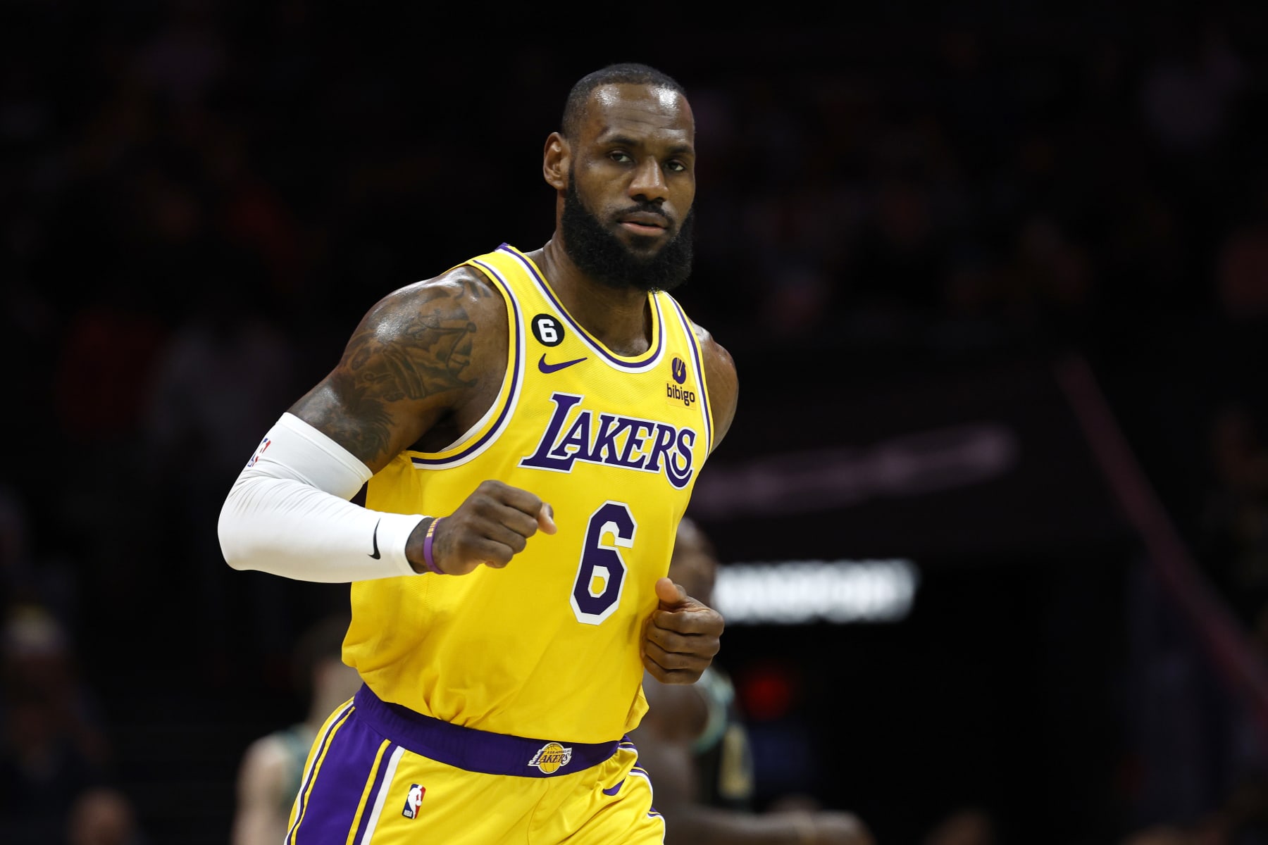 CHARLOTTE, NORTH CAROLINA - JANUARY 02: LeBron James #6 of the Los Angeles Lakers reacts following a shot during the first quarter of the game against the Charlotte Hornets at Spectrum Center on January 02, 2023 in Charlotte, North Carolina. NOTE TO USER: User expressly acknowledges and agrees that, by downloading and or using this photograph, User is consenting to the terms and conditions of the Getty Images License Agreement. (Photo by Jared C. Tilton/Getty Images)