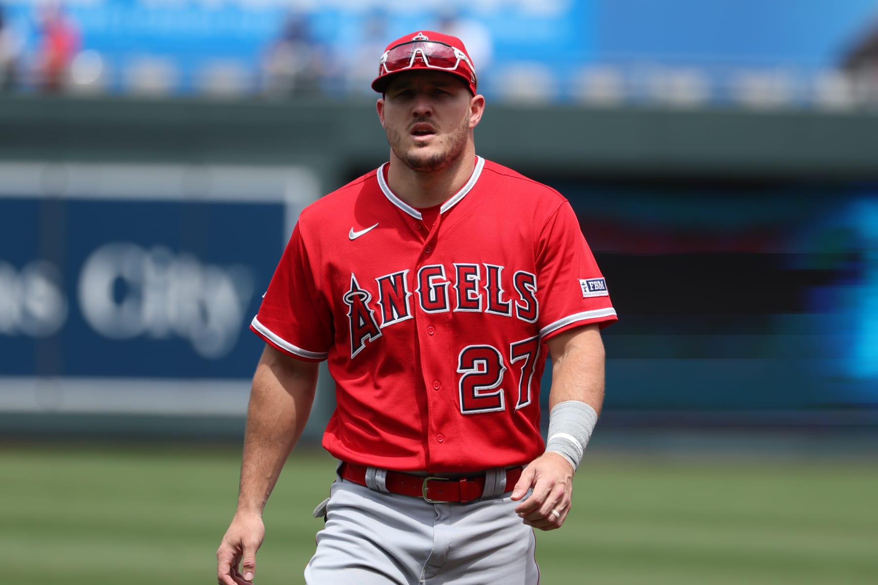 KANSAS CITY, MO - JUNE 17: Los Angeles Angels center fielder Mike Trout (27) before an MLB game between the Los Angeles Angles and Kansas City Royals on June 17, 2023 at Kaufmann Stadium in Kansas City, MO.  (Photo by Scott Winters/Icon Sportswire via Getty Images)