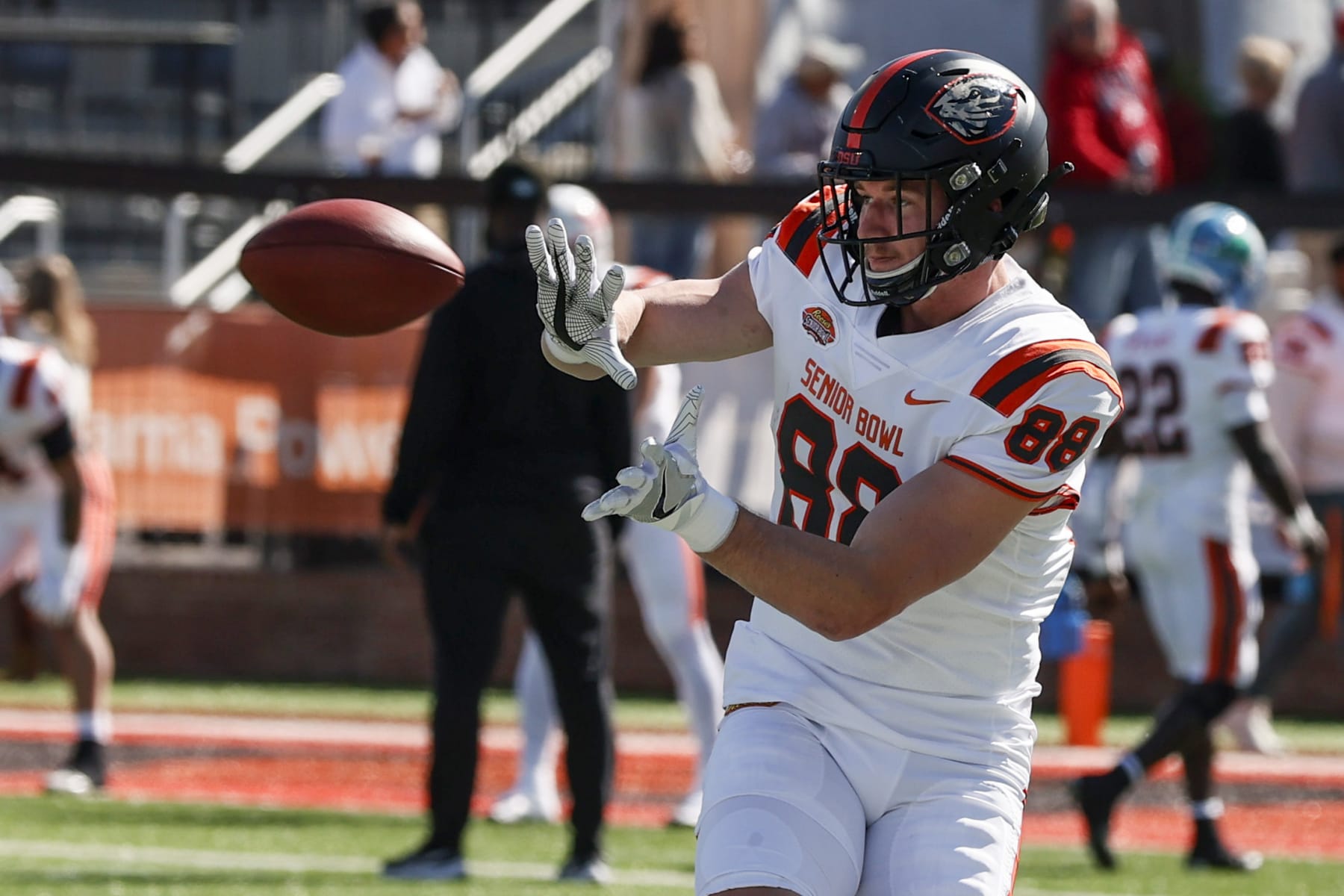 Oregon State tight end Luke Musgrave