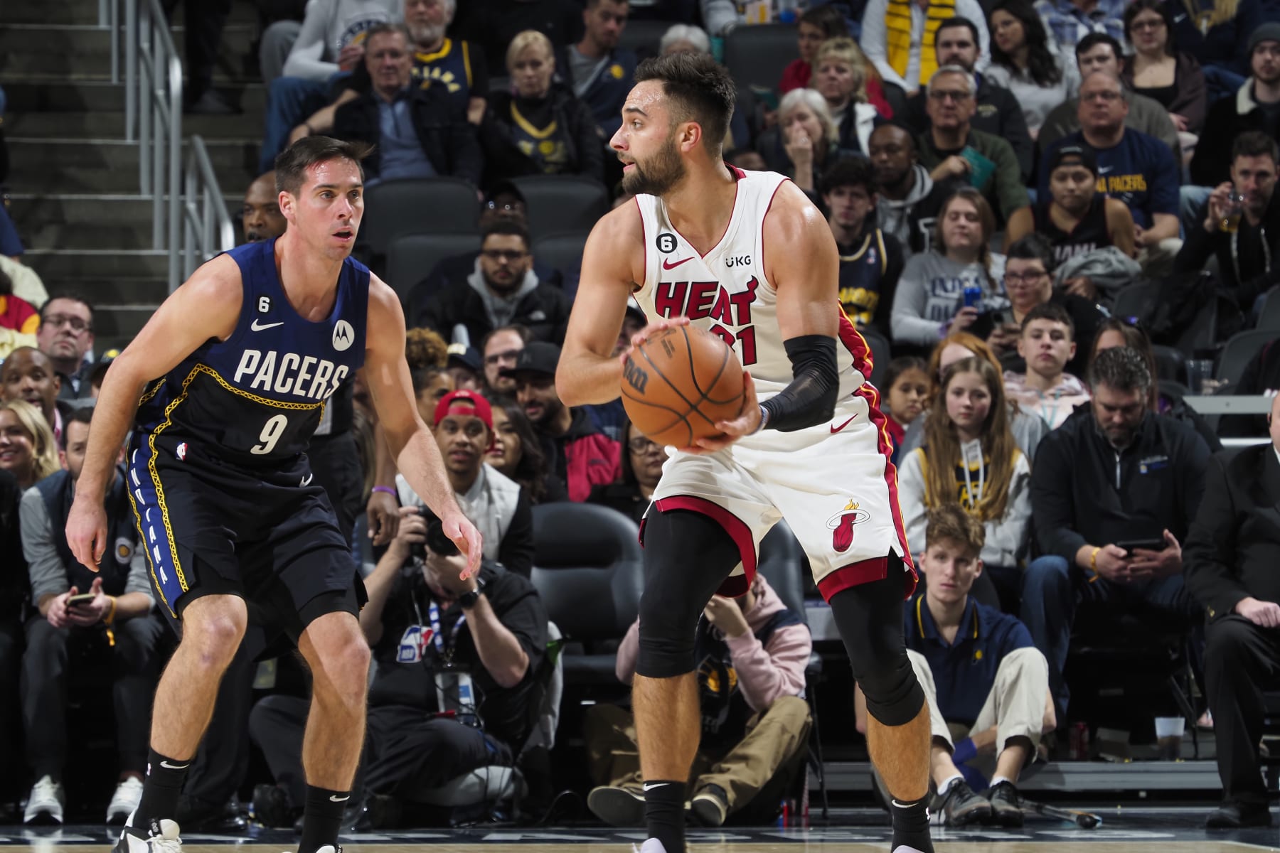 INDIANAPOLIS, IN - DECEMBER 12: Max Strus #31 of the Miami Heat looks to pass the ball during the game against the Indiana Pacers on December 12, 2022 at Gainbridge Fieldhouse in Indianapolis, Indiana. NOTE TO USER: User expressly acknowledges and agrees that, by downloading and or using this Photograph, user is consenting to the terms and conditions of the Getty Images License Agreement. Mandatory Copyright Notice: Copyright 2022 NBAE (Photo by Ron Hoskins/NBAE via Getty Images)