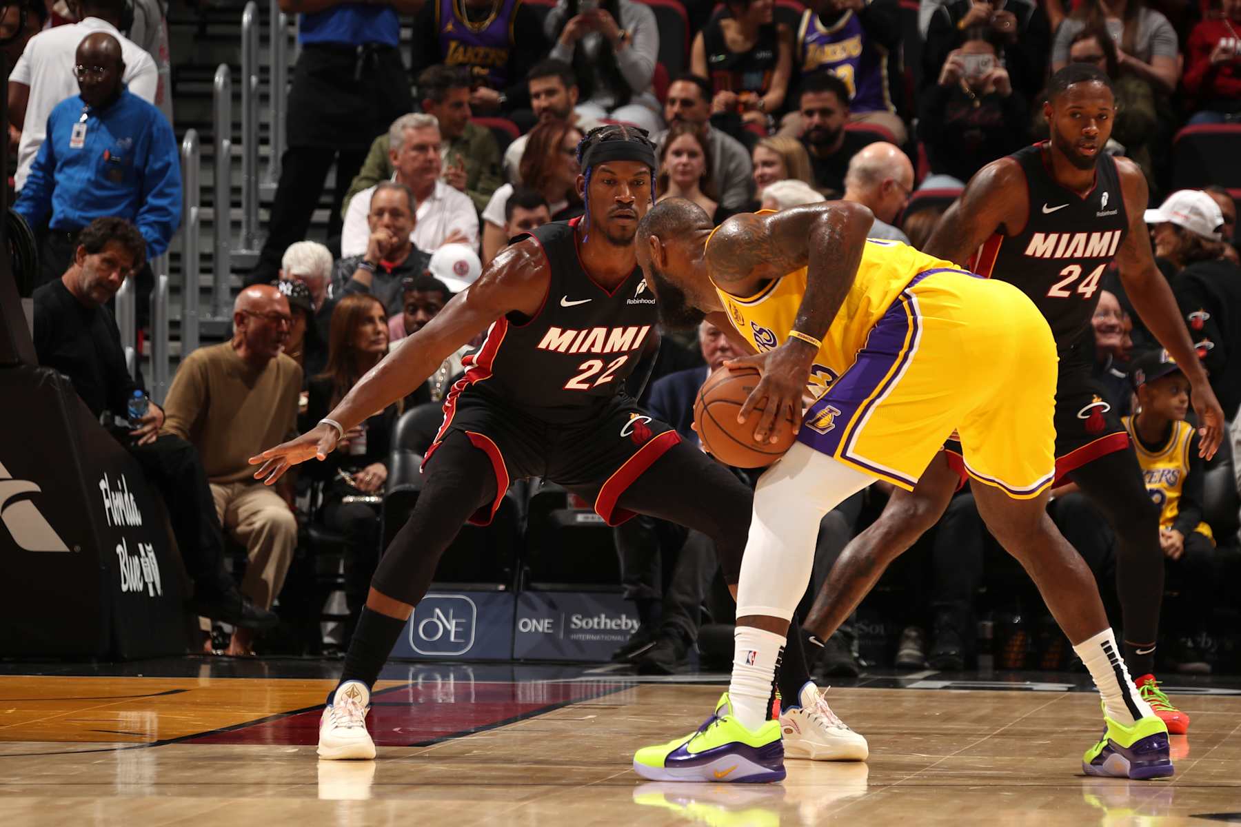 MIAMI, FL - DECEMBER 4: Jimmy Butler #22 of the Miami Heat plays defense during the game against the Los Angeles Lakers on December 4, 2024 at Kaseya Center in Miami, Florida. NOTE TO USER: User expressly acknowledges and agrees that, by downloading and or using this Photograph, user is consenting to the terms and conditions of the Getty Images License Agreement. Mandatory Copyright Notice: Copyright 2024 NBAE (Photo by Issac Baldizon/NBAE via Getty Images)