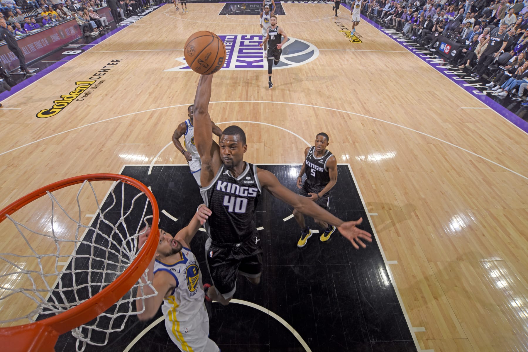 SACRAMENTO, CA - APRIL 17:  Harrison Barnes #40 of the Sacramento Kings goes to the basket against the Golden State Warriors during Round 1 Game 2 of the 2023 NBA Playoffs on April 17, 2023 at Golden 1 Center in Sacramento, California. NOTE TO USER: User expressly acknowledges and agrees that, by downloading and or using this Photograph, user is consenting to the terms and conditions of the Getty Images License Agreement. Mandatory Copyright Notice: Copyright 2023 NBAE (Photo by Rocky Widner/NBAE via Getty Images)