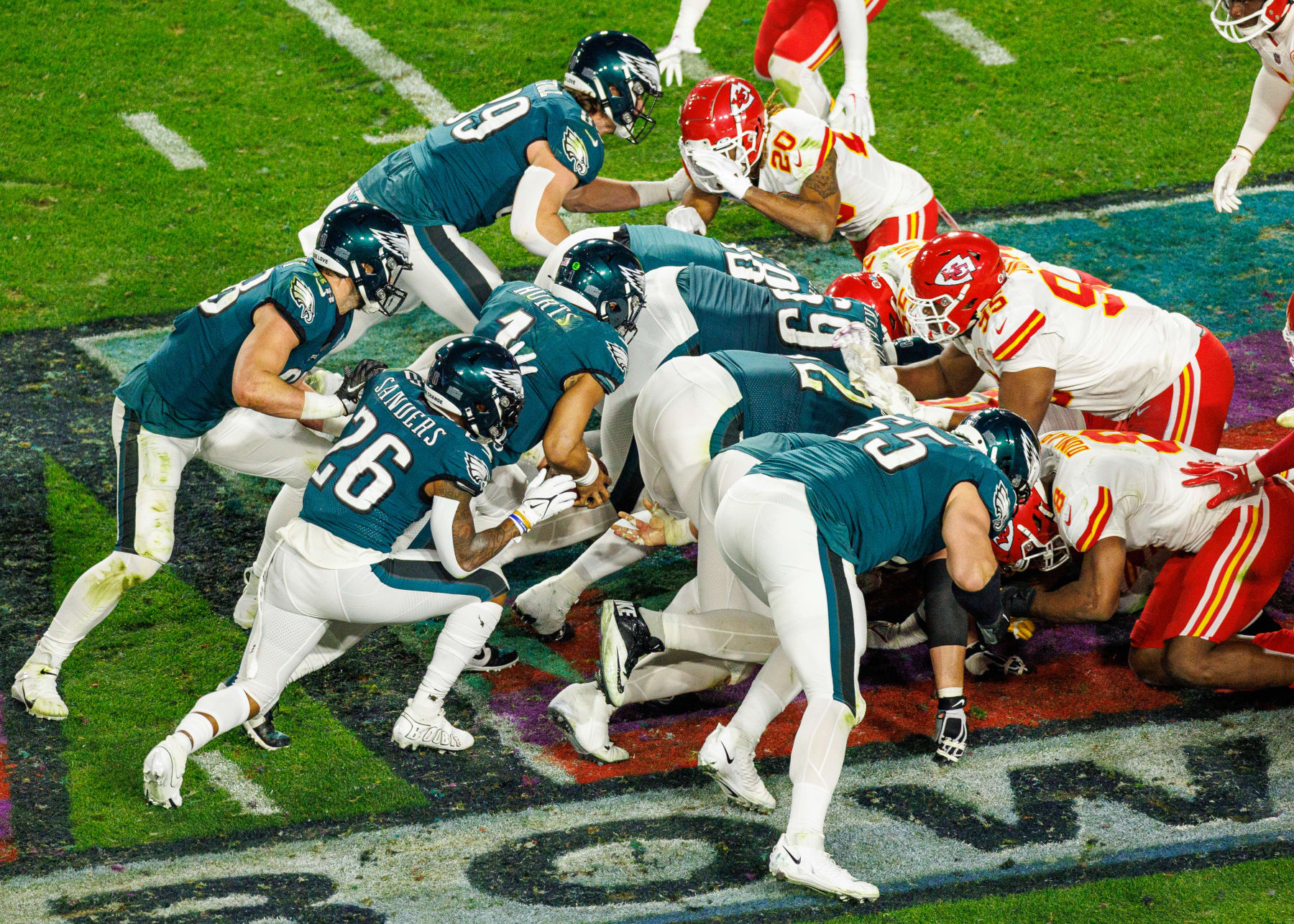 GLENDALE, AZ - FEBRUARY 12: Philadelphia Eagles quarterback Jalen Hurts (1) runs a quarterback sneak during Super Bowl LVII between the Philadelphia Eagles and the Kansas City Chiefs on Sunday, February 12th, 2023 at State Farm Stadium in Glendale, AZ. (Photo by Adam Bow/Icon Sportswire via Getty Images)
