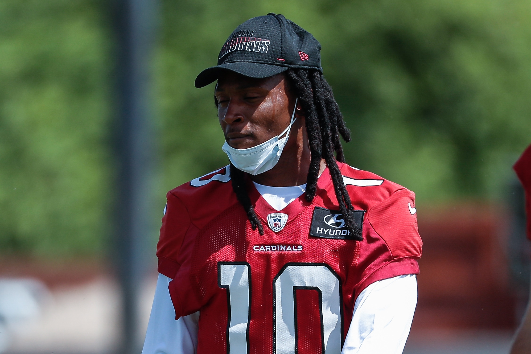 TEMPE, AZ - JUNE 02:  Arizona Cardinals wide receiver DeAndre Hopkins (10) looks on during the Arizona Cardinals offseason practice OTAs on June 2, 2021 at Arizona Cardinals Training Facility in Tempe, Arizona.  (Photo by Kevin Abele/Icon Sportswire via Getty Images)