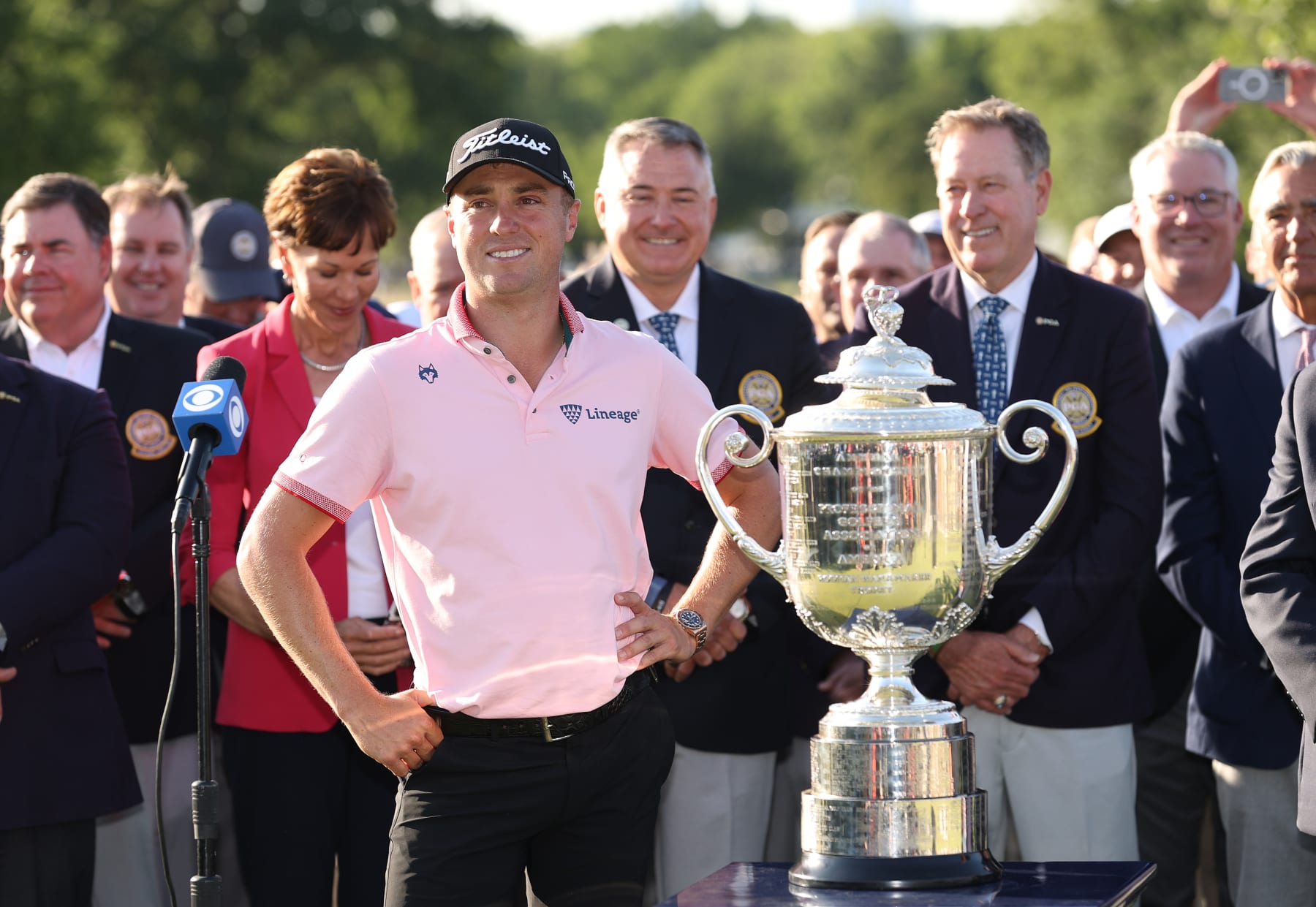 TULSA, OKLAHOMA - MAY 22: Justin Thomas of the United States poses with the Wanamaker Trophy after putting in to win on the 18th green, the third playoff hole during the final round of the 2022 PGA Championship at Southern Hills Country Club on May 22, 2022 in Tulsa, Oklahoma. (Photo by Ezra Shaw/Getty Images)