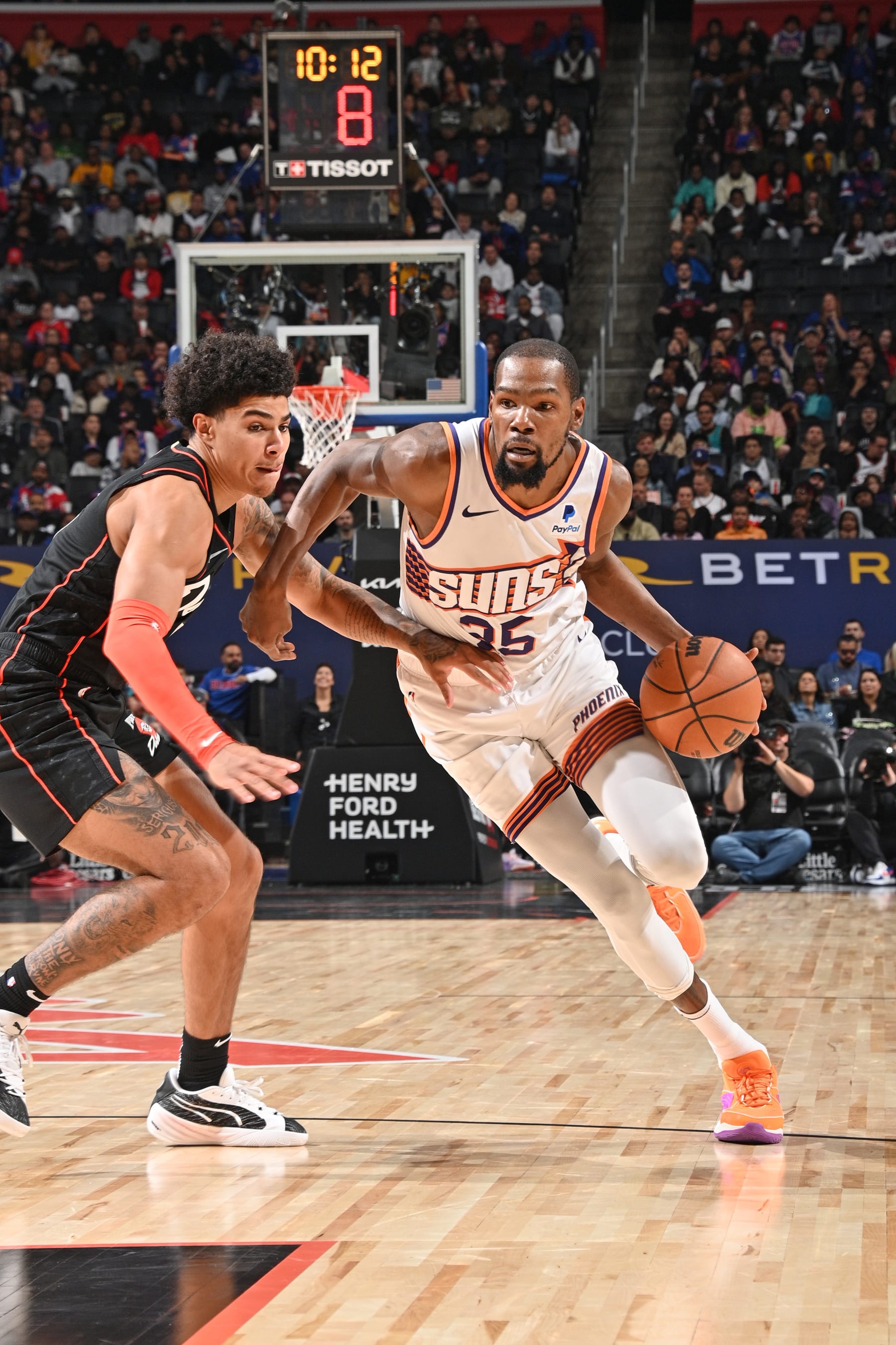 DETROIT, MI - NOVEMBER 5: Kevin Durant #35 of the Phoenix Suns drives to the basket during the game against the Detroit Pistons on November 5, 2023 at Little Caesars Arena in Detroit, Michigan. NOTE TO USER: User expressly acknowledges and agrees that, by downloading and/or using this photograph, User is consenting to the terms and conditions of the Getty Images License Agreement. Mandatory Copyright Notice: Copyright 2023 NBAE (Photo by Chris Schwegler/NBAE via Getty Images)