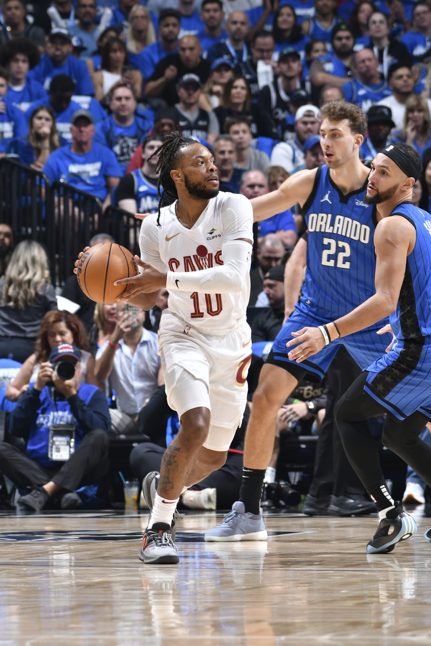 ORLANDO, FL - MAY 3: Darius Garland #10 of the Cleveland Cavaliers looks to pass the ball during the game against the Orlando Magic during Round 1 Game 6 of the 2024 NBA Playoffs on May 3, 2024 at Amway Center in Orlando, Florida. NOTE TO USER: User expressly acknowledges and agrees that, by downloading and or using this photograph, User is consenting to the terms and conditions of the Getty Images License Agreement. Mandatory Copyright Notice: Copyright 2024 NBAE (Photo by Fernando Medina/NBAE via Getty Images)