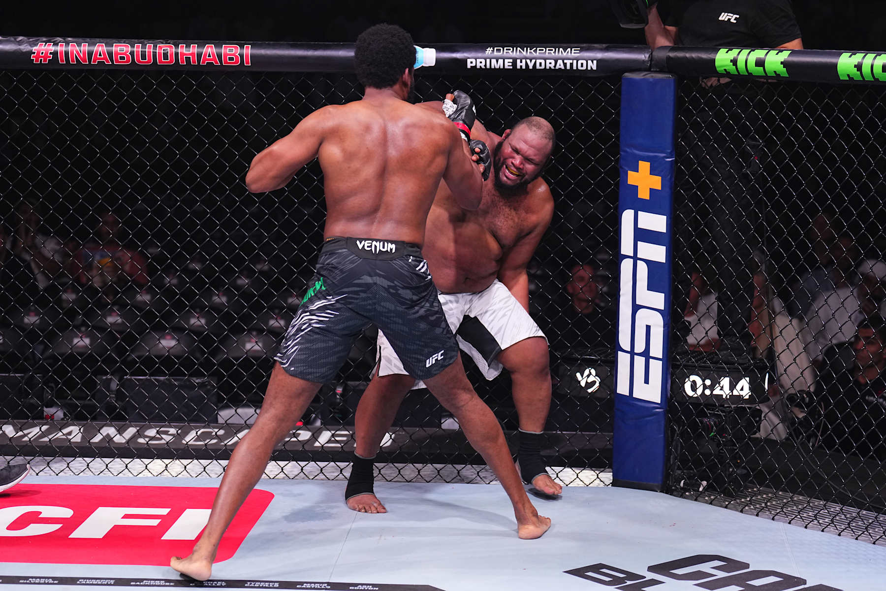ABU DHABI, UNITED ARAB EMIRATES - OCTOBER 26: (L-R) Kennedy Nzechukwu of Nigeria battles Chris Barnett in a heavyweight fight during the UFC 308 event at Etihad Arena on October 26, 2024 in Abu Dhabi, United Arab Emirates.  (Photo by Chris Unger/Zuffa LLC)
