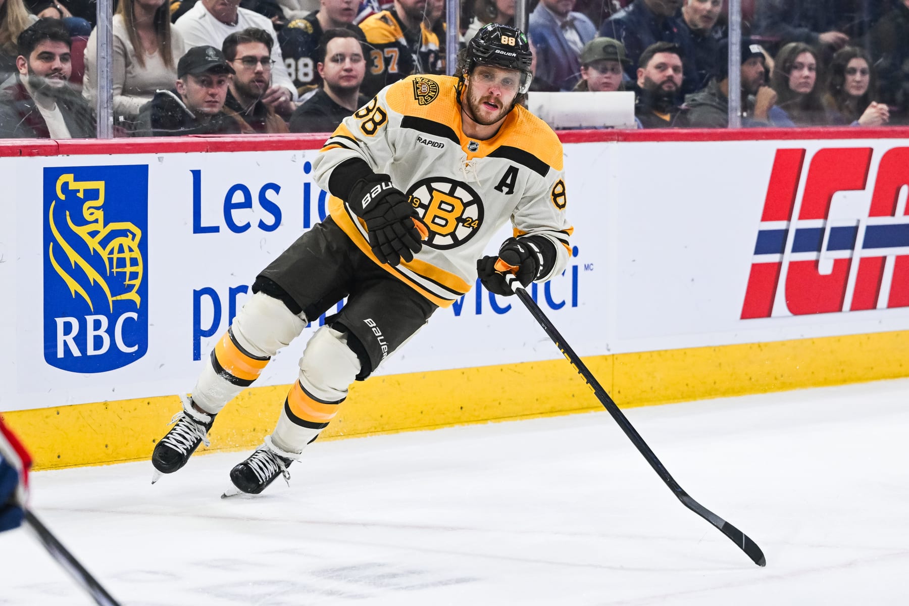 MONTREAL, QC - MARCH 14: Boston Bruins right wing David Pastrnak (88) skates towards the play during the Boston Bruins versus the Montreal Canadiens game on March 14, 2024, at Bell Centre in Montreal, QC (Photo by David Kirouac/Icon Sportswire via Getty Images)