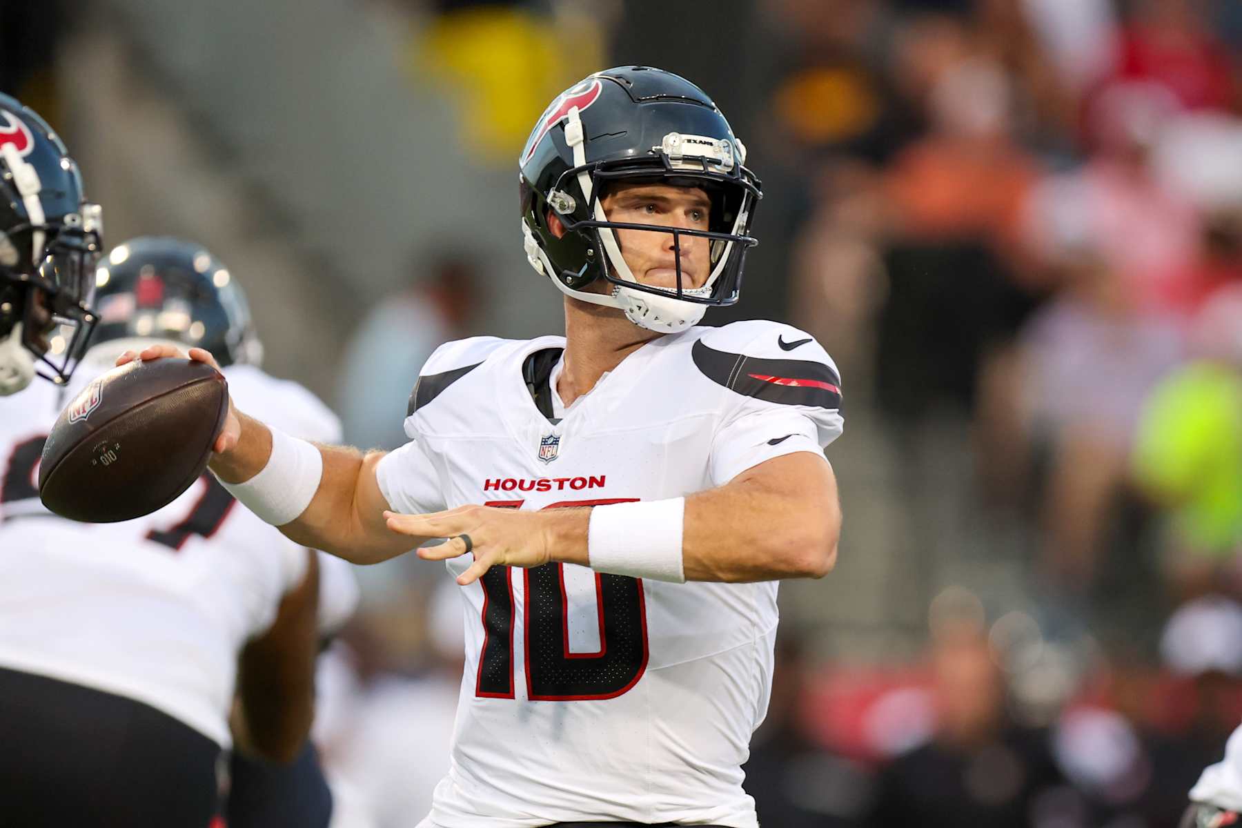 CANTON, OH - AUGUST 01: Houston Texans quarterback Davis Mills (10) throws a pass during the first quarter of the National Football League preseason game between the Chicago Bears and Houston Texans on August 1, 2024, at the Tom Benson Hall of Fame Stadium in Canton, OH.  (Photo by Frank Jansky/Icon Sportswire via Getty Images)