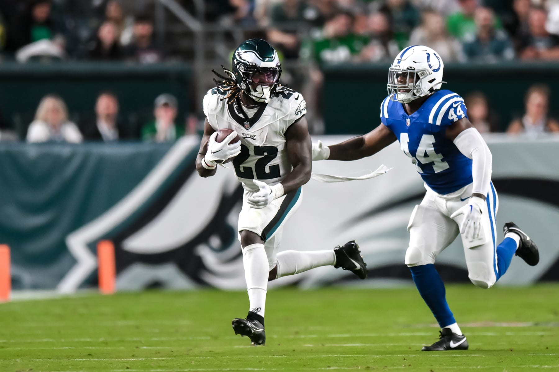 PHILADELPHIA, PA - AUGUST 24: Philadelphia Eagles running back Trey Sermon (22) carries the ball during the first half of the preseason NFL game between the Philadelphia Eagles and Indianapolis Colts on August 24, 2023 at Lincoln Financial Field in Philadelphia, PA (Photo by John Jones/Icon Sportswire via Getty Images)