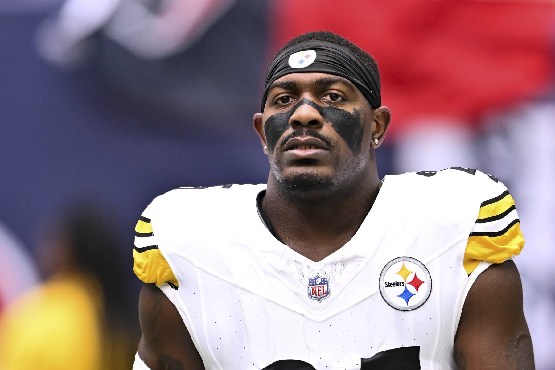 Pittsburgh Steelers cornerback Desmond King II (25) walks on the sideline prior to an NFL football game against the Houston Texans, Sunday, Oct. 1, 2023 in Houston, TX. (AP Photo/Maria Lysaker)