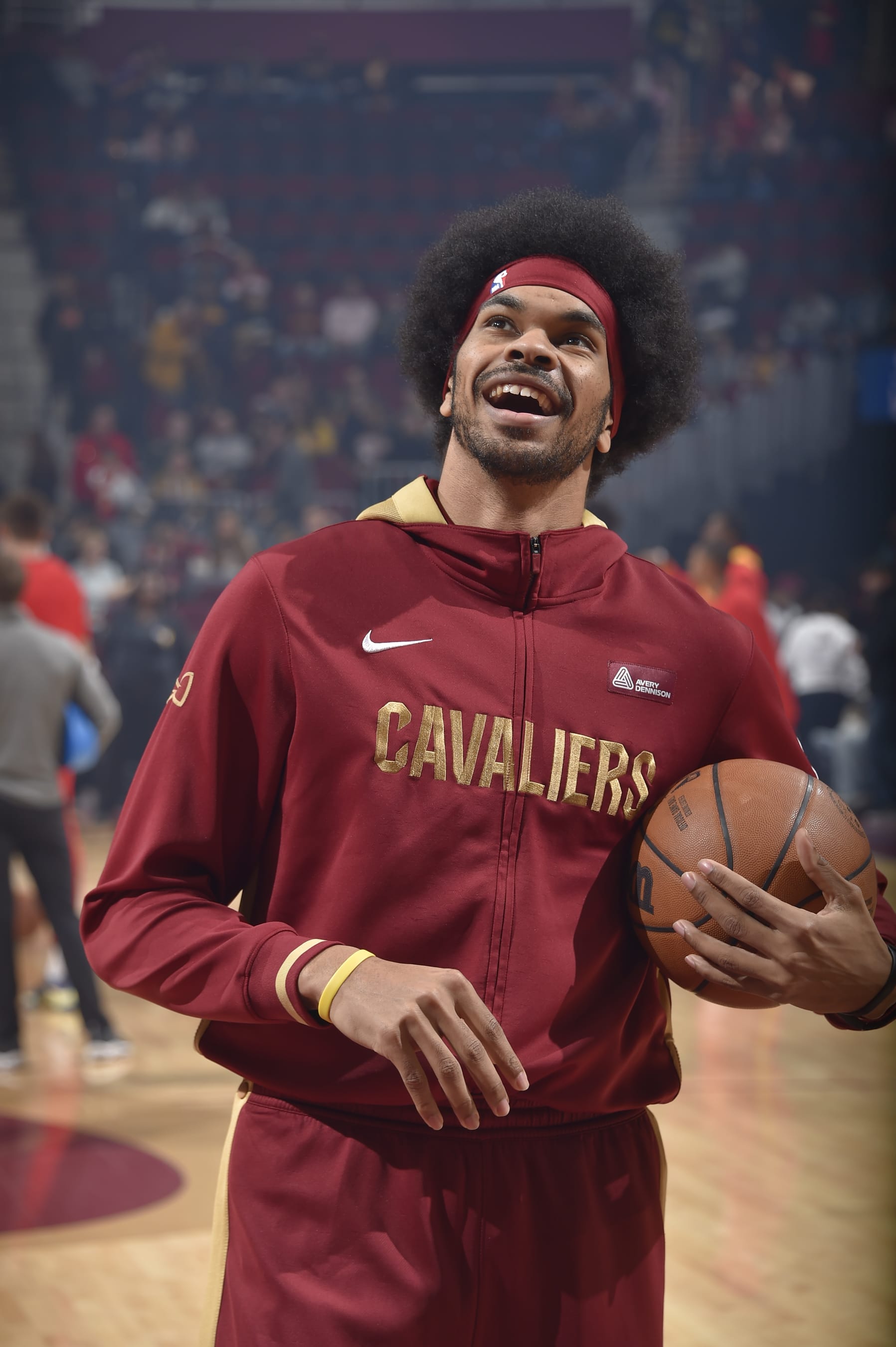 CLEVELAND, OH - NOVEMBER 21: Jarrett Allen #31 of the Cleveland Cavaliers warms up before the game against the Atlanta Hawks on November 21, 2022 at Rocket Mortgage FieldHouse in Cleveland, Ohio. NOTE TO USER: User expressly acknowledges and agrees that, by downloading and/or using this Photograph, user is consenting to the terms and conditions of the Getty Images License Agreement. Mandatory Copyright Notice: Copyright 2022 NBAE (Photo by David Liam Kyle/NBAE via Getty Images)