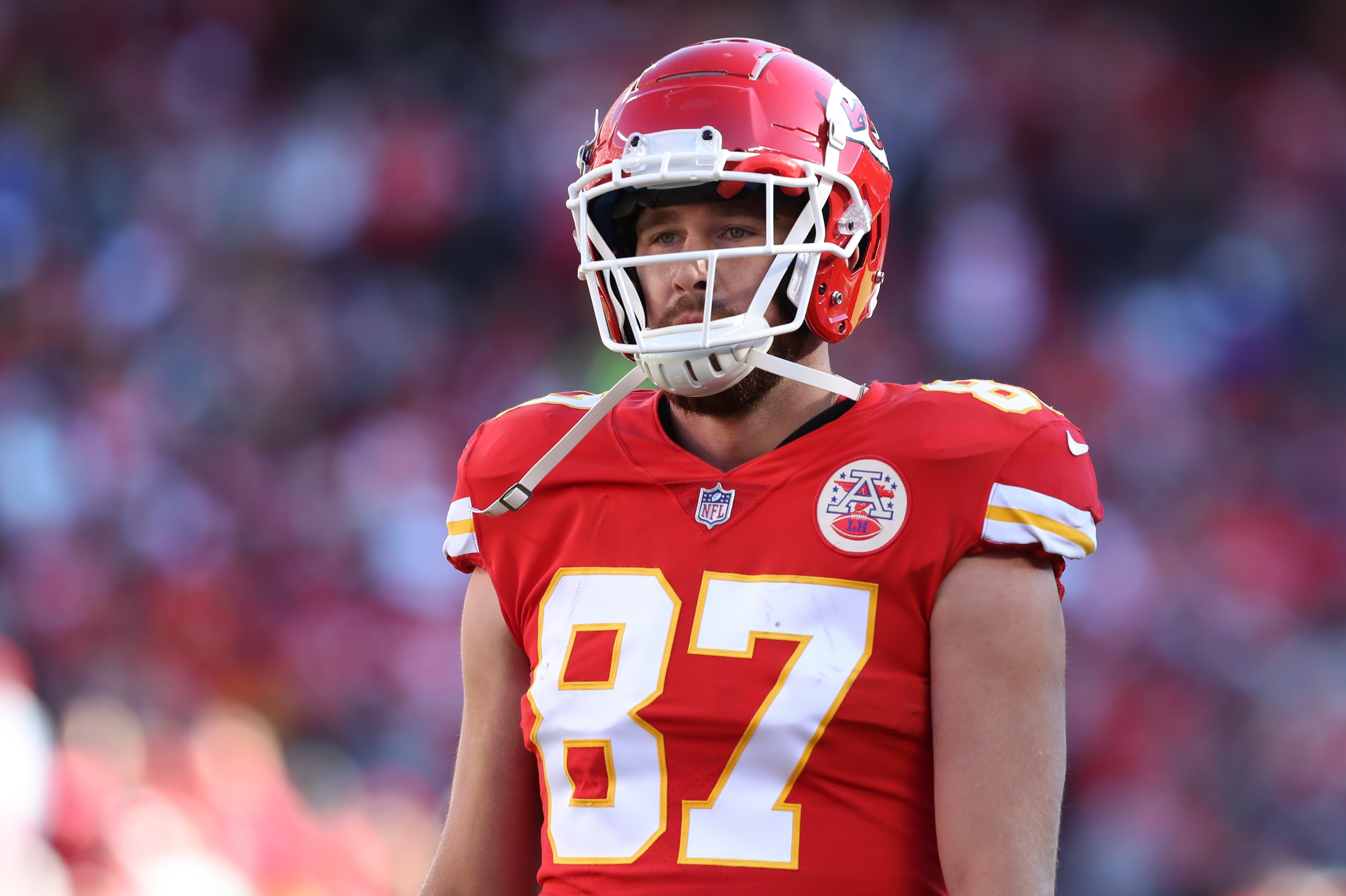 KANSAS CITY, MO - DECEMBER 12: Kansas City Chiefs tight end Travis Kelce (87) in the first quarter of an NFL game between the Las Vegas Raiders and Kansas City Chiefs on Dec 12, 2021 at GEHA Field at Arrowhead Stadium in Kansas City, MO. (Photo by Scott Winters/Icon Sportswire via Getty Images)