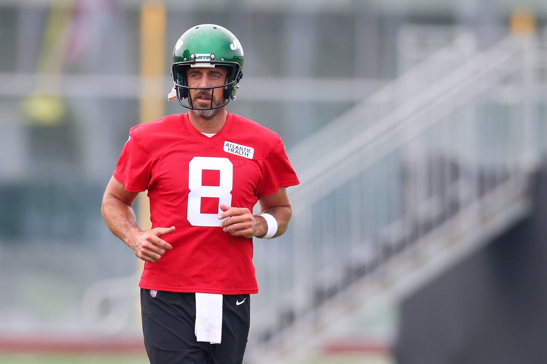 FLORHAM PARK, NEW JERSEY - JULY 20: Aaron Rodgers #8 of the New York Jets run drills during training camp at Atlantic Health Jets Training Center on July 20, 2023 in Florham Park, New Jersey. (Photo by Mike Stobe/Getty Images)