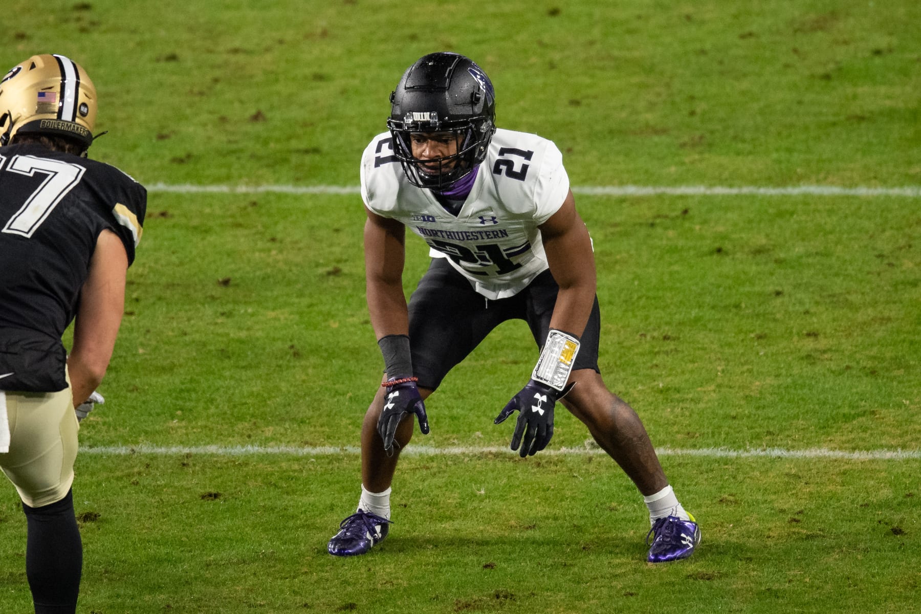 WEST LAFAYETTE, IN - NOVEMBER 14: Northwestern Wildcats defensive back Cameron Mitchell (21) lines up on defense during the college football game between the Purdue Boilermakers and Northwestern Wildcats on November 14, 2020, at Ross-Ade Stadium in West Lafayette, IN. (Photo by Zach Bolinger/Icon Sportswire via Getty Images)