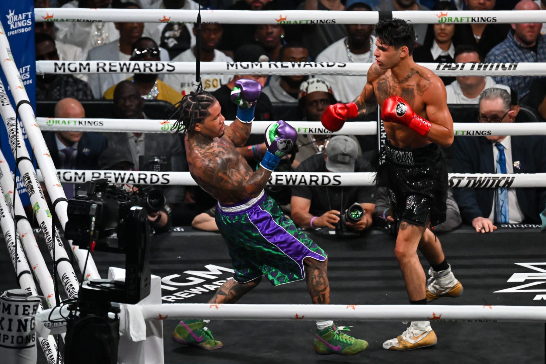 Gervonta Davis (left) and Ryan Garcia