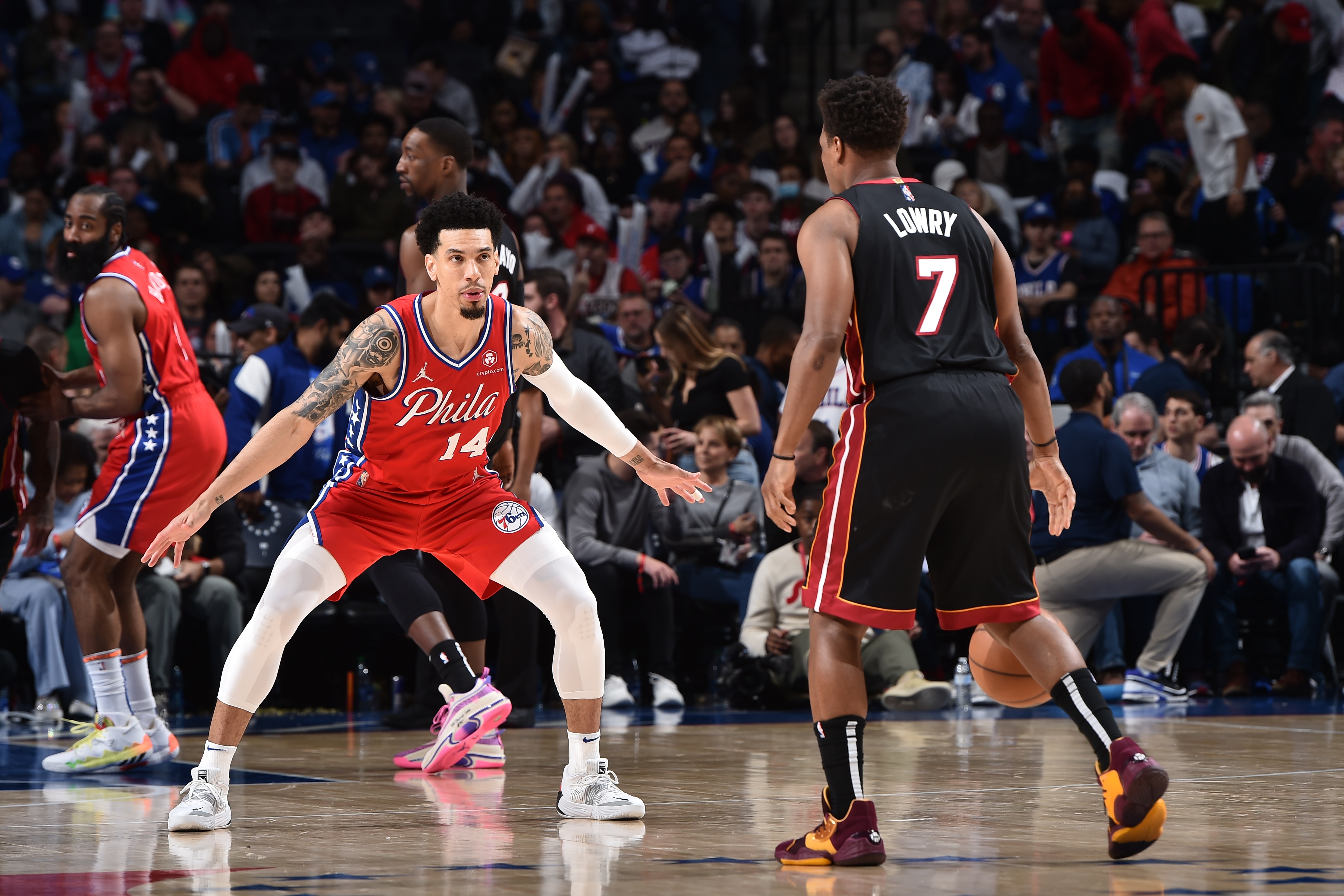 PHILADELPHIA, PA - MAY 8: Danny Green #14 of the Philadelphia 76ers plays defense on Kyle Lowry #7 of the Miami Heat during Game 4 of the 2022 NBA Playoffs Eastern Conference Semifinals on May 8, 2022 at the Wells Fargo Center in Philadelphia, Pennsylvania NOTE TO USER: User expressly acknowledges and agrees that, by downloading and/or using this Photograph, user is consenting to the terms and conditions of the Getty Images License Agreement. Mandatory Copyright Notice: Copyright 2022 NBAE (Photo by David Dow/NBAE via Getty Images)