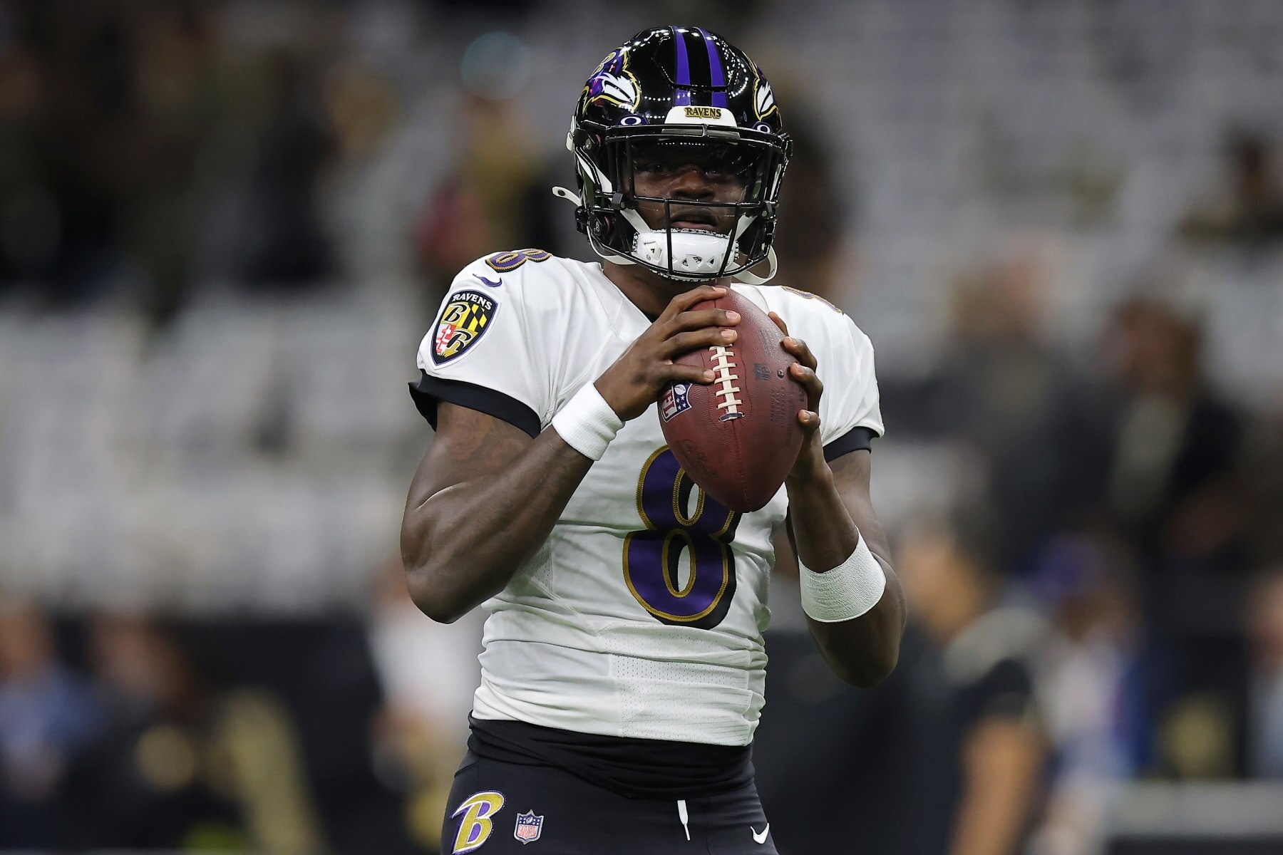 NEW ORLEANS, LOUISIANA - NOVEMBER 07: Lamar Jackson #8 of the Baltimore Ravens warms-up prior to the game against the New Orleans Saints at Caesars Superdome on November 07, 2022 in New Orleans, Louisiana. (Photo by Jonathan Bachman/Getty Images)