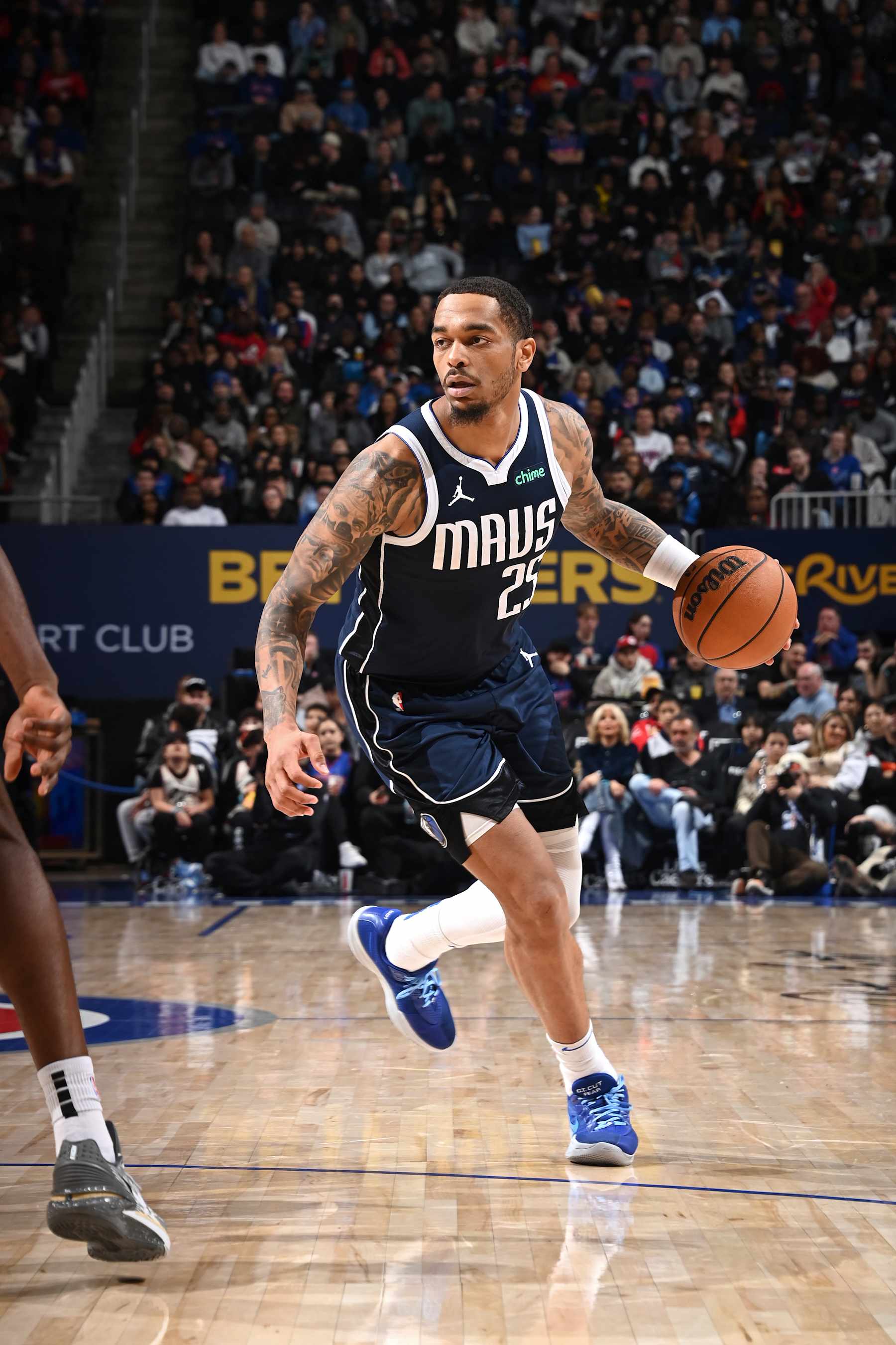 DETROIT, MI - JANUARY 31: P.J Washington #25 of the Dallas Mavericks looks on during the game against the Detroit Pistons on January 31, 2025 at Little Caesars Arena in Detroit, Michigan. NOTE TO USER: User expressly acknowledges and agrees that, by downloading and/or using this photograph, User is consenting to the terms and conditions of the Getty Images License Agreement. Mandatory Copyright Notice: Copyright 2025 NBAE (Photo by Chris Schwegler/NBAE via Getty Images)