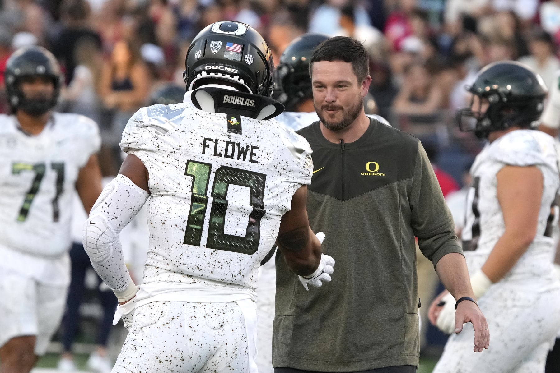 Oregon head coach Dan Lanning before an NCAA college football game against Arizona, Saturday, Oct. 8, 2022, in Tucson, Ariz. (AP Photo/Rick Scuteri)