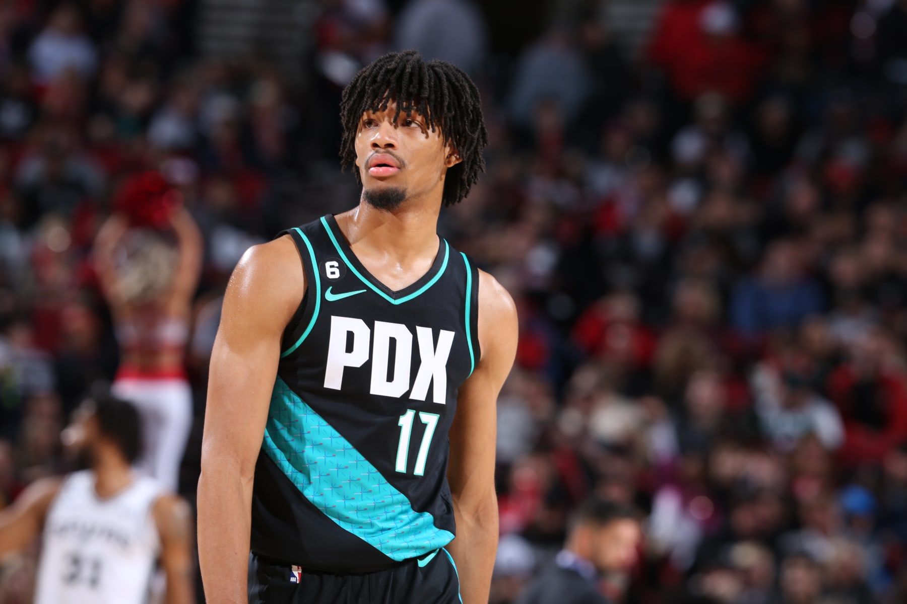 PORTLAND, OR - NOVEMBER 15: Shaedon Sharpe #17 of the Portland Trail Blazers looks on during the game against the San Antonio Spurs on November 15, 2022 at the Moda Center Arena in Portland, Oregon. NOTE TO USER: User expressly acknowledges and agrees that, by downloading and or using this photograph, user is consenting to the terms and conditions of the Getty Images License Agreement. Mandatory Copyright Notice: Copyright 2022 NBAE (Photo by Sam Forencich/NBAE via Getty Images)