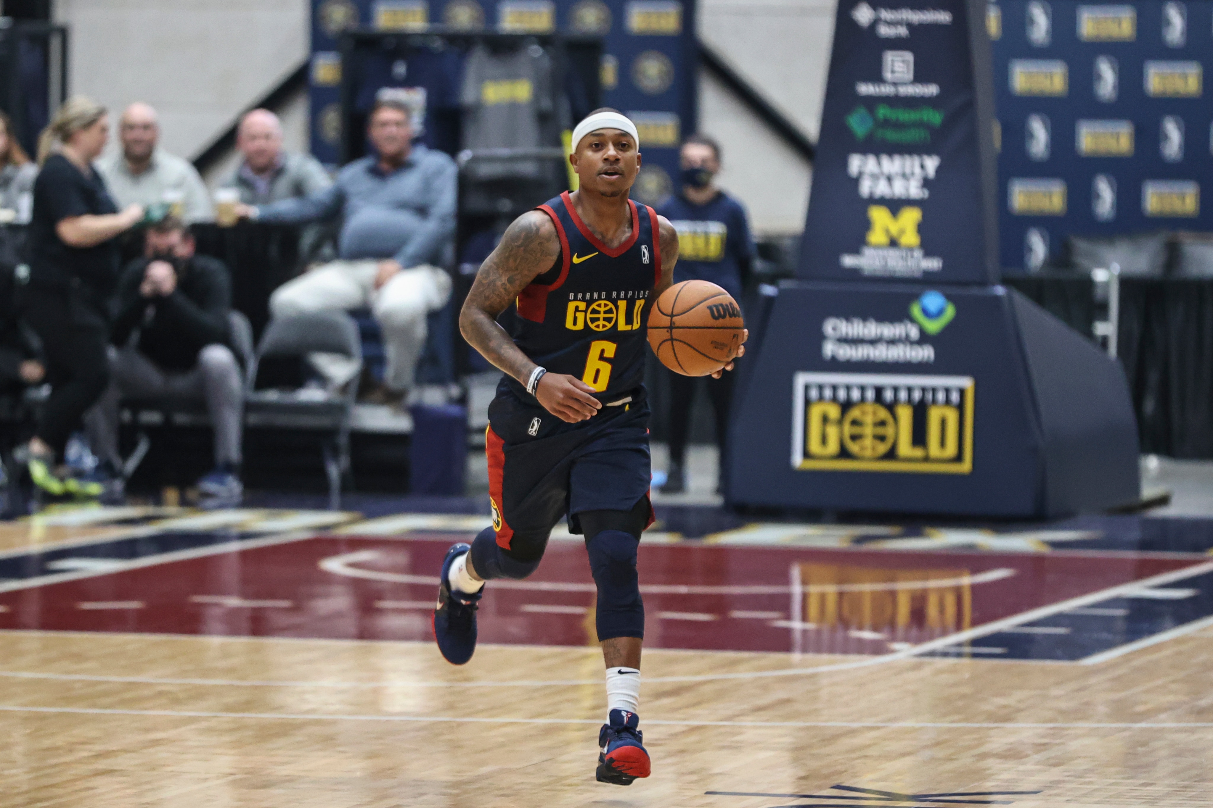GRAND RAPIDS, MI - DECEMBER 15: Isaiah Thomas #6 of the Grand Rapids Gold brings the ball up court against the Fort Wayne Mad Ants during the first half of an NBA G-League game on December 15, 2021 at the DeltaPlex Arena in Grand Rapids, Michigan. NOTE TO USER: User expressly acknowledges and agrees that, by downloading and or using this photograph, User is consenting to the terms and conditions of the Getty Images License Agreement. Mandatory Copyright Notice: Copyright 2021 NBAE (Photo by Kamil Krzaczynski/NBAE via Getty Images)