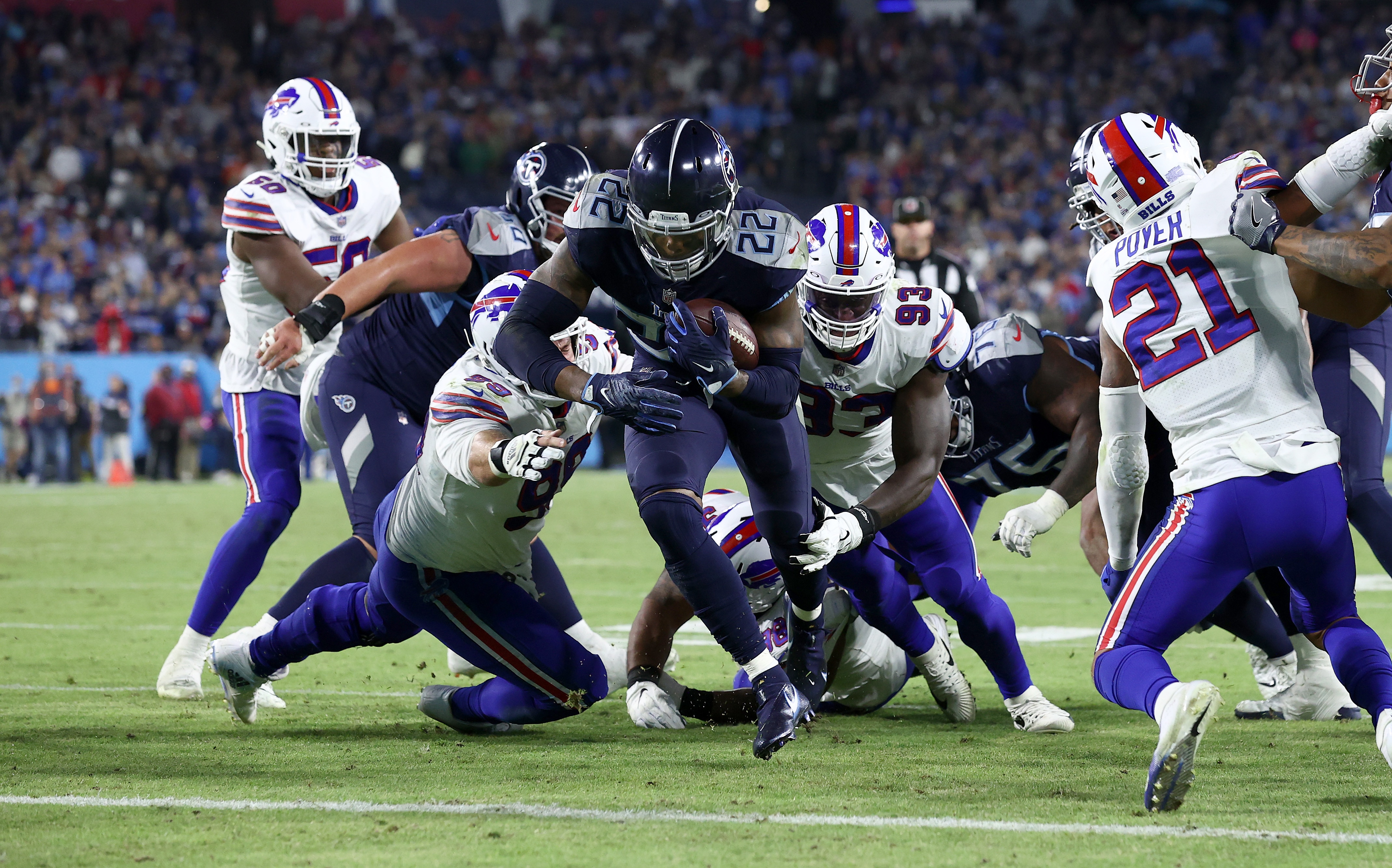 NASHVILLE, TENNESSEE - OCTOBER 18:  Derrick Henry #22 of the Tennessee Titans scores a touchdown against the Buffalo Bills at Nissan Stadium on October 18, 2021 in Nashville, Tennessee. (Photo by Andy Lyons/Getty Images)