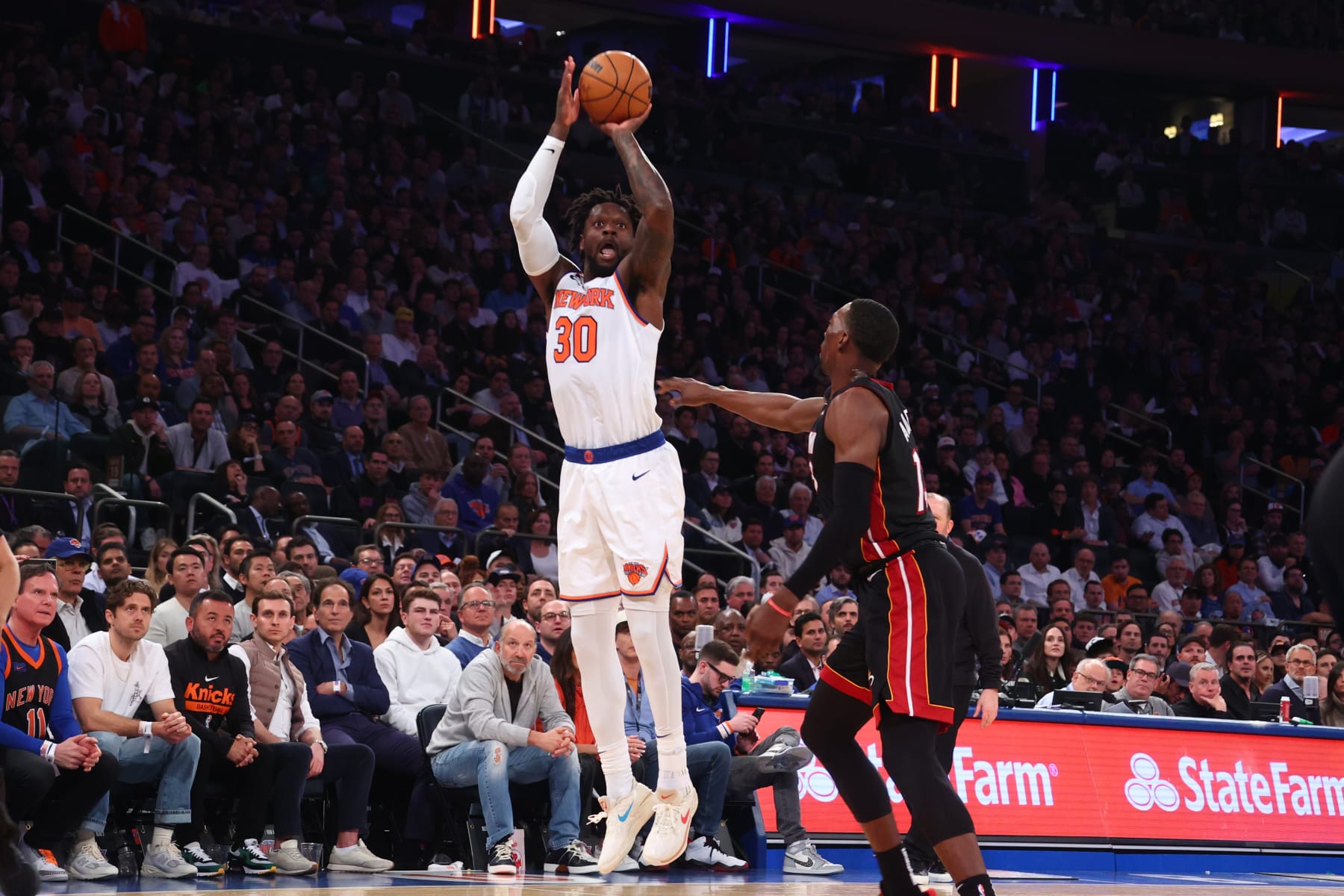 NEW YORK, NY - MAY 2: Julius Randle #30 of the New York Knicks shoots the ball during Game Two of the Eastern Conference Semi-Finals 2023 NBA Playoffs against the Miami Heat on May 2, 2023 at Madison Square Garden in New York City, New York.  NOTE TO USER: User expressly acknowledges and agrees that, by downloading and or using this photograph, User is consenting to the terms and conditions of the Getty Images License Agreement. Mandatory Copyright Notice: Copyright 2023 NBAE  (Photo by Nathaniel S. Butler/NBAE via Getty Images)