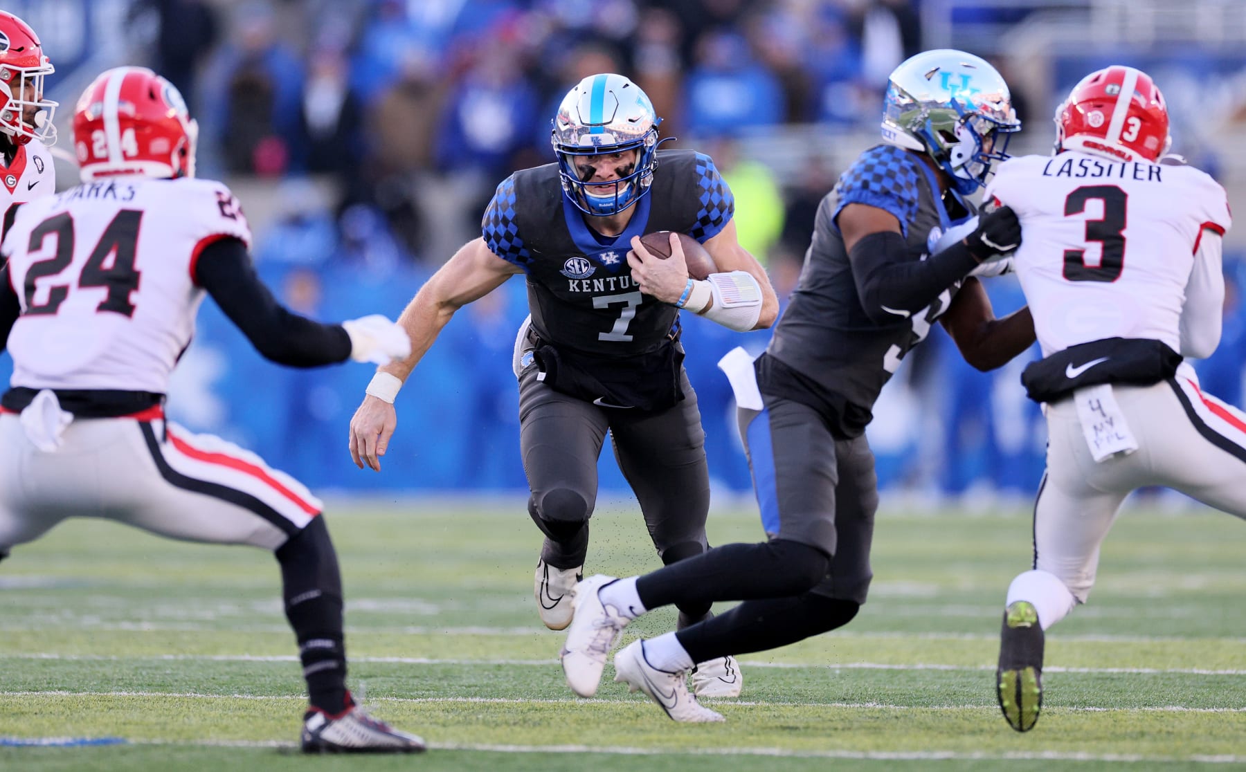 LEXINGTON, KENTUCKY - NOVEMBER 19: Will Levis #7 of the Kentucky Wildcats against the Georgia Bulldogs at Kroger Field on November 19, 2022 in Lexington, Kentucky. (Photo by Andy Lyons/Getty Images)