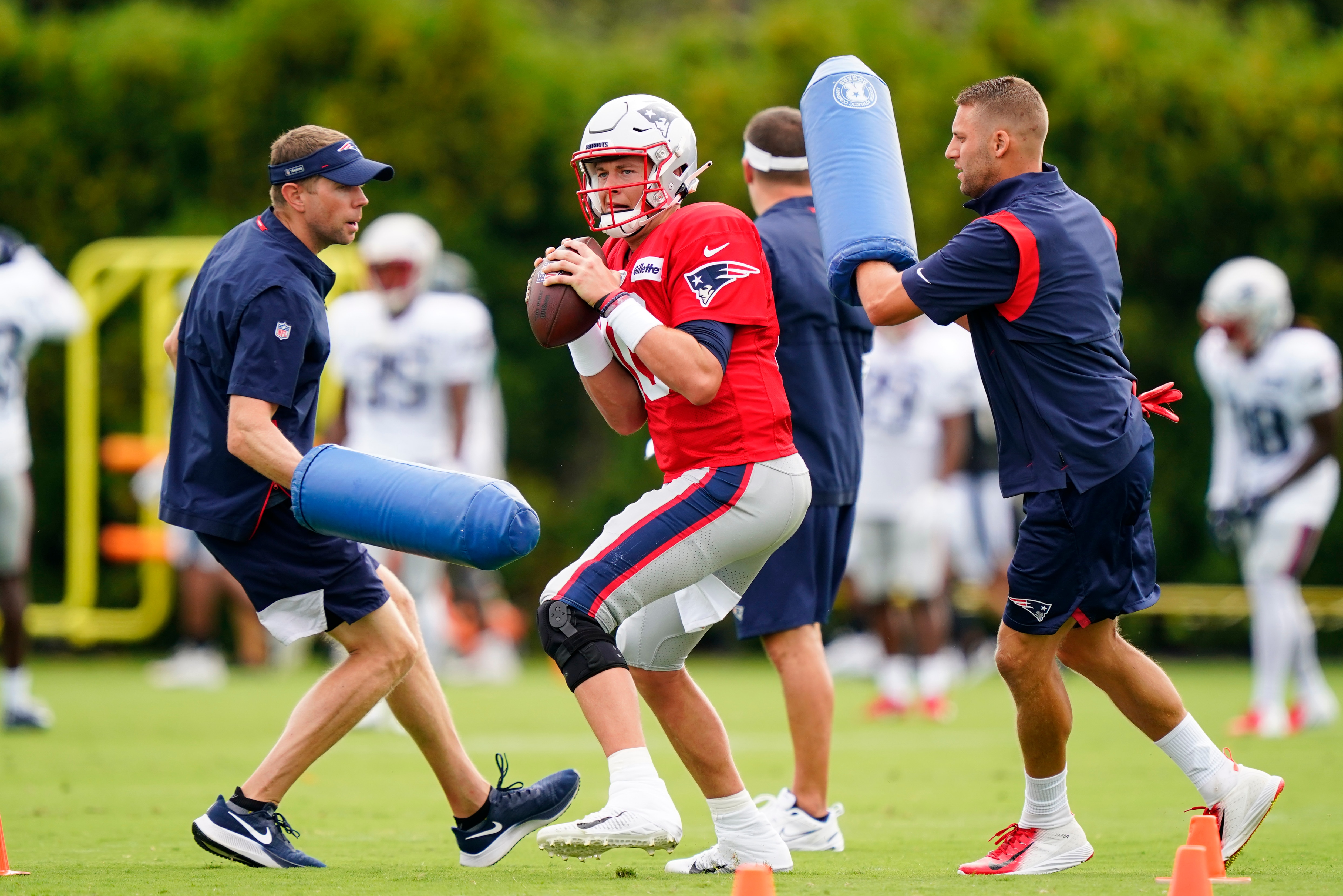 New England Patriots quarterback Mac Jones looks to pass during a joint practice with the Philadelphia Eagles at the Eagles NFL football training camp Monday, Aug. 16, 2021, in Philadelphia. (AP Photo/Matt Rourke) New England Patriots quarterback Mac Jones looks to pass during a joint practice with the Philadelphia Eagles at the Eagles NFL football training camp Monday, Aug. 16, 2021, in Philadelphia. (AP Photo/Matt Rourke)