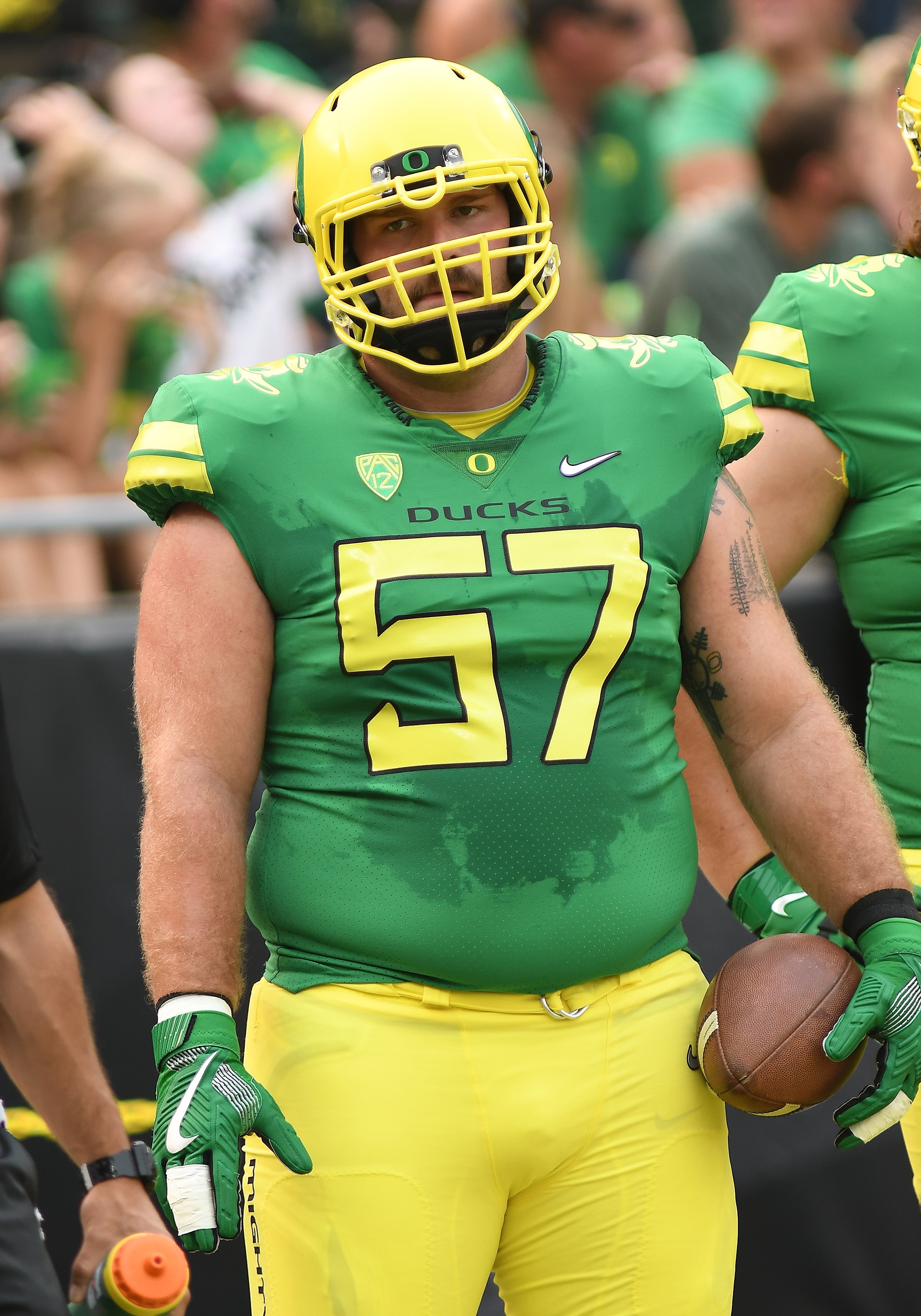 EUGENE, OR - SEPTEMBER 02: University of Oregon OL Doug Brenner (57) warms up prior to the start of the game during a college football game between the Southern Utah Thunderbirds and Oregon Ducks on September 2, 2017, at Autzen Stadium in Eugene, OR.  (Photo by Brian Murphy/Icon Sportswire via Getty Images)