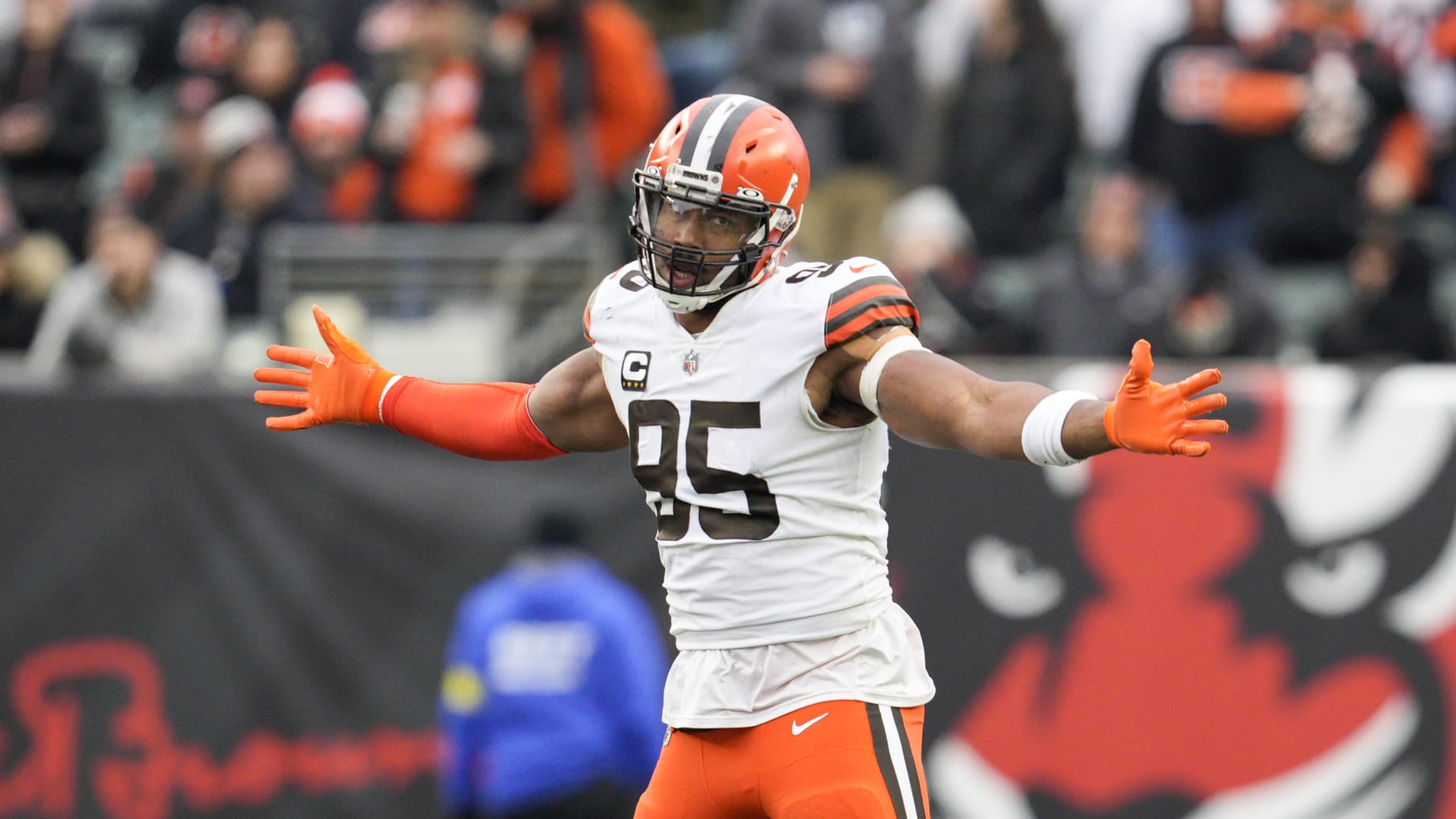 Cleveland Browns defensive end Myles Garrett (95) plays during an NFL football game against the Cincinnati Bengals, Monday, Dec. 12, 2022, in Cincinnati. (AP Photo/Jeff Dean)