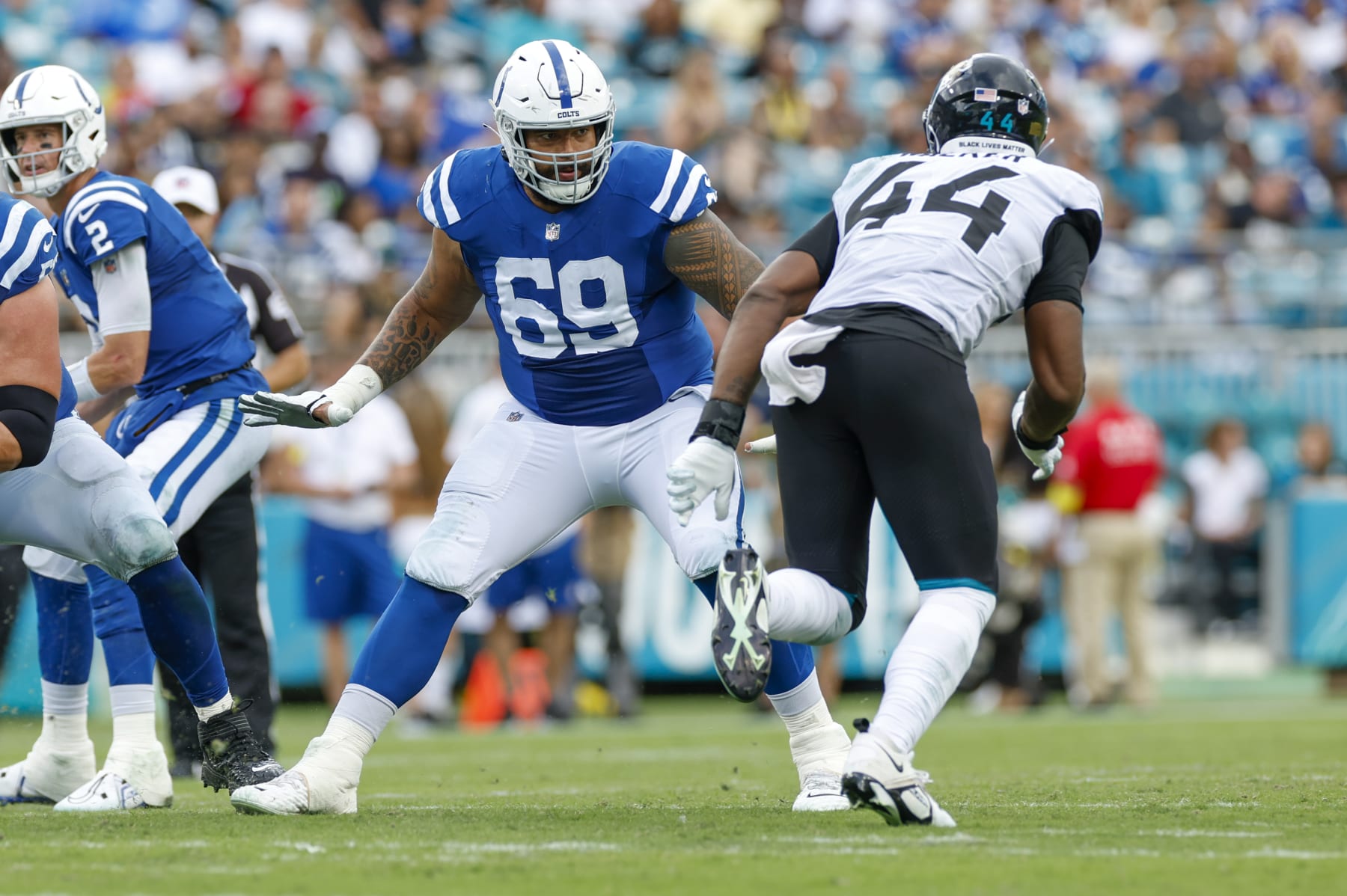 JACKSONVILLE, FL - SEPTEMBER 18: Indianapolis Colts offensive tackle Matt Pryor (69) blocks during the game between the Indianapolis Colts and the Jacksonville Jaguars on September 19, 2022 at TIAA Bank Field in Jacksonville, Fl. (Photo by David Rosenblum/Icon Sportswire via Getty Images)
