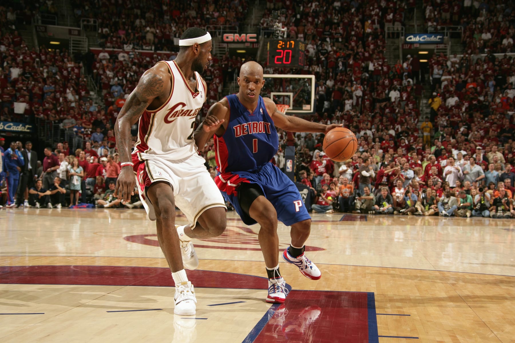 CLEVELAND - JUNE 02: Chauncey Billups #1 of the Detroit Pistons moves the ball against LeBron James #23 of the Cleveland Cavaliers in Game Six of the Eastern Conference Finals during the 2007 NBA Playoffs at The Quicken Loans Arena on June 02, 2007 in Cleveland, Ohio. NOTE TO USER: User expressly acknowledges and agrees that, by downloading and/or using this Photograph, user is consenting to the terms and conditions of the Getty Images License Agreement. Mandatory Copyright Notice: Copyright 2007 NBAE (Photo by David Liam Kyle/NBAE via Getty Images)