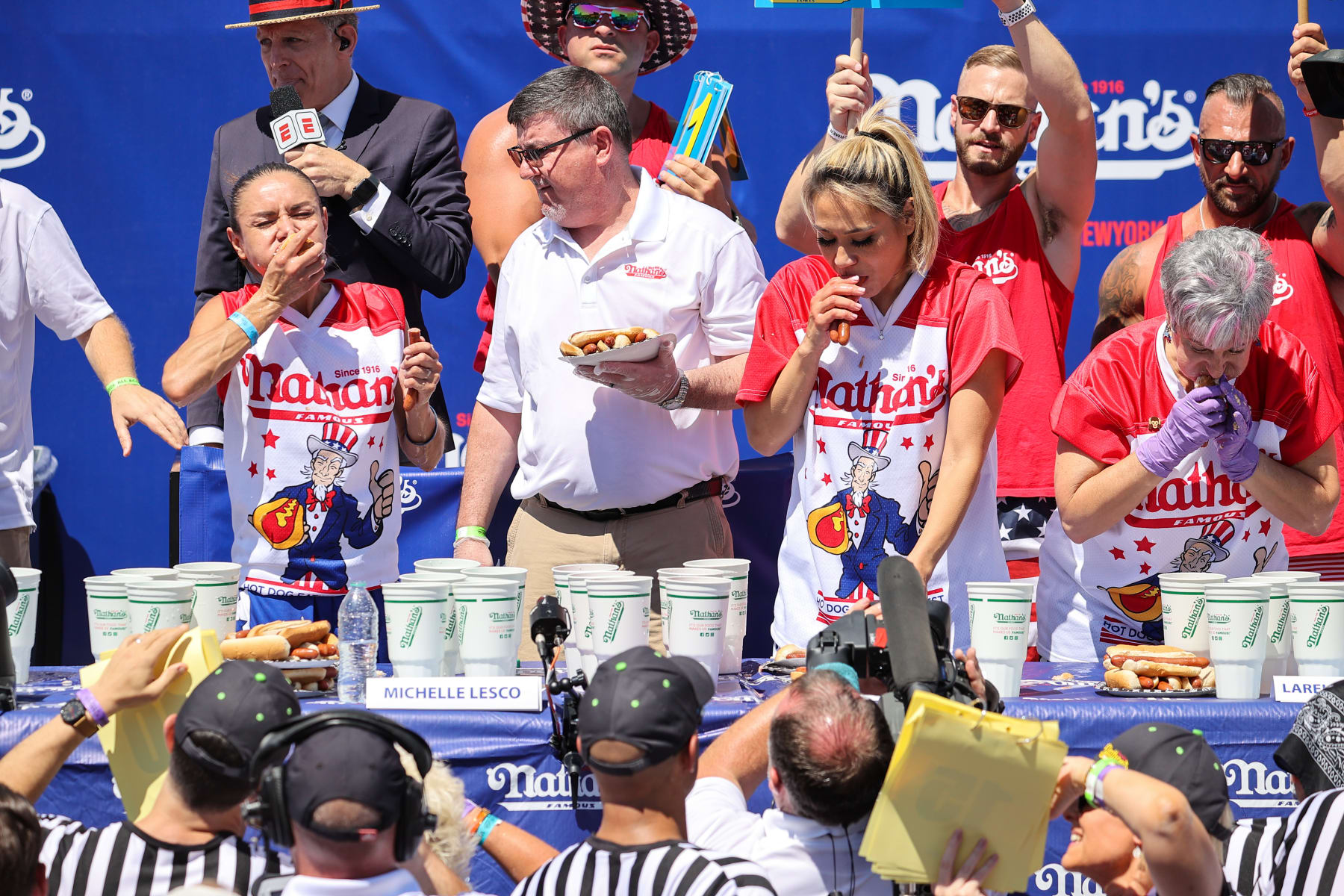NEW YORK, USA - JULY 04: 2022 Nathan's Famous International Hot Dog Eating Contest is held in Coney Island of Brooklyn borough, New York City, United States on July 4, 2022. (Photo by Tayfun Coskun/Anadolu Agency via Getty Images) NEW YORK, USA - JULY 04: 2022 Nathan's Famous International Hot Dog Eating Contest is held in Coney Island of Brooklyn borough, New York City, United States on July 4, 2022. (Photo by Tayfun Coskun/Anadolu Agency via Getty Images)