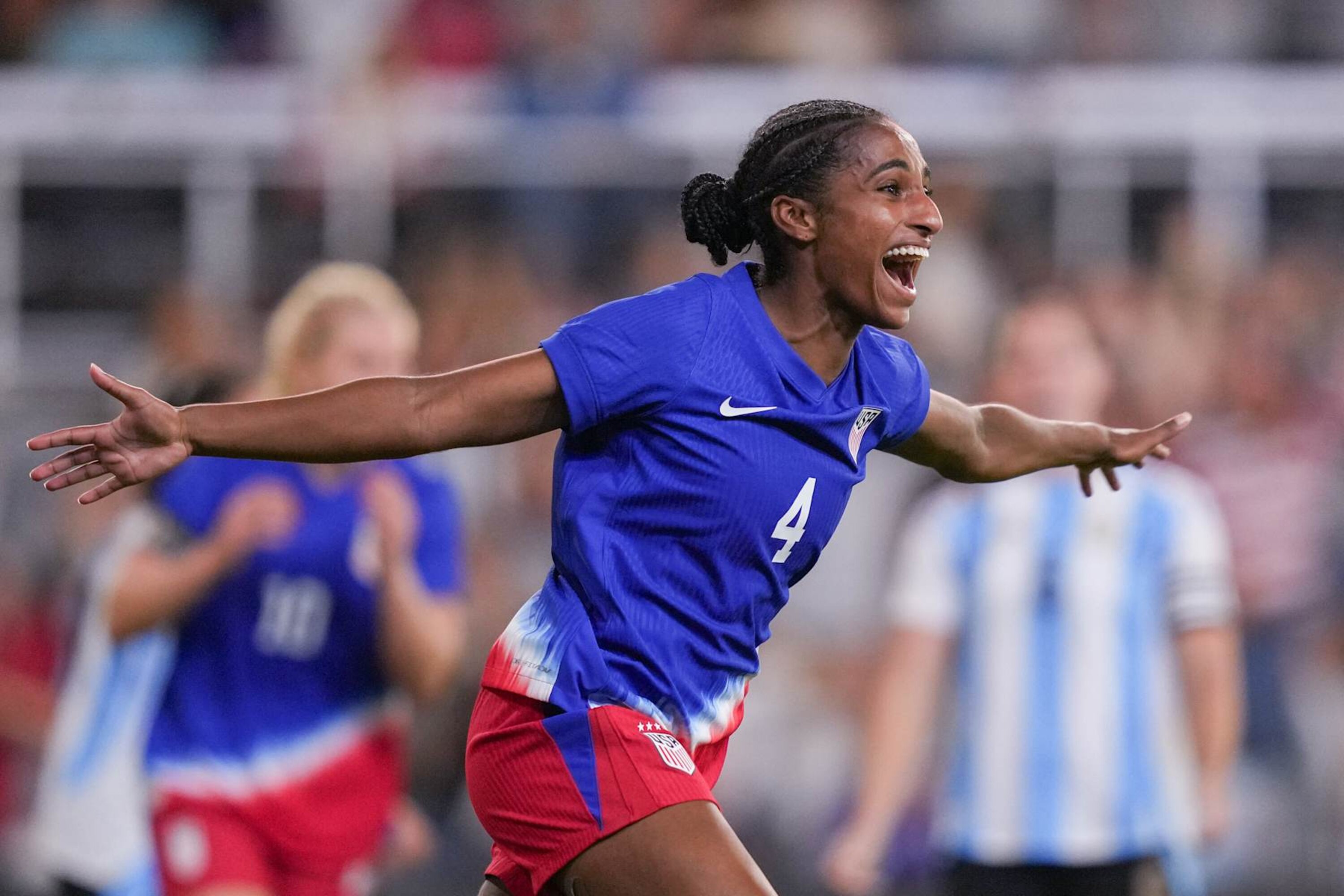 Naomi Girma Thrills Fans with 2 Goals as Lindsey Horan, USWNT Win vs.  Argentina