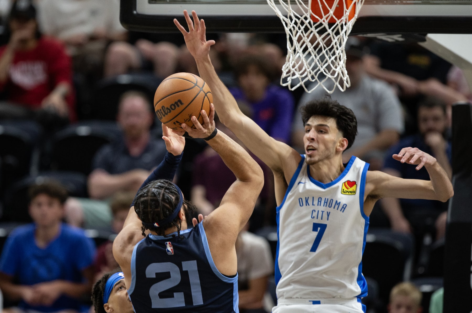 SALT LAKE CITY, UT - JULY 5:  Chet Holmgren #7 of the Oklahoma City Thunder blocks a shot by David Roddy #21 of the Memphis Grizzlies during the first half of their NBA Summer League game July 5, 2023 at the Delta Center in Salt Lake City, Utah. NOTE TO USER: User expressly acknowledges and agrees that, by downloading and/or using this Photograph, user is consenting to the terms and conditions of the Getty Images License Agreement.(Photo by Chris Gardner/Getty Images)