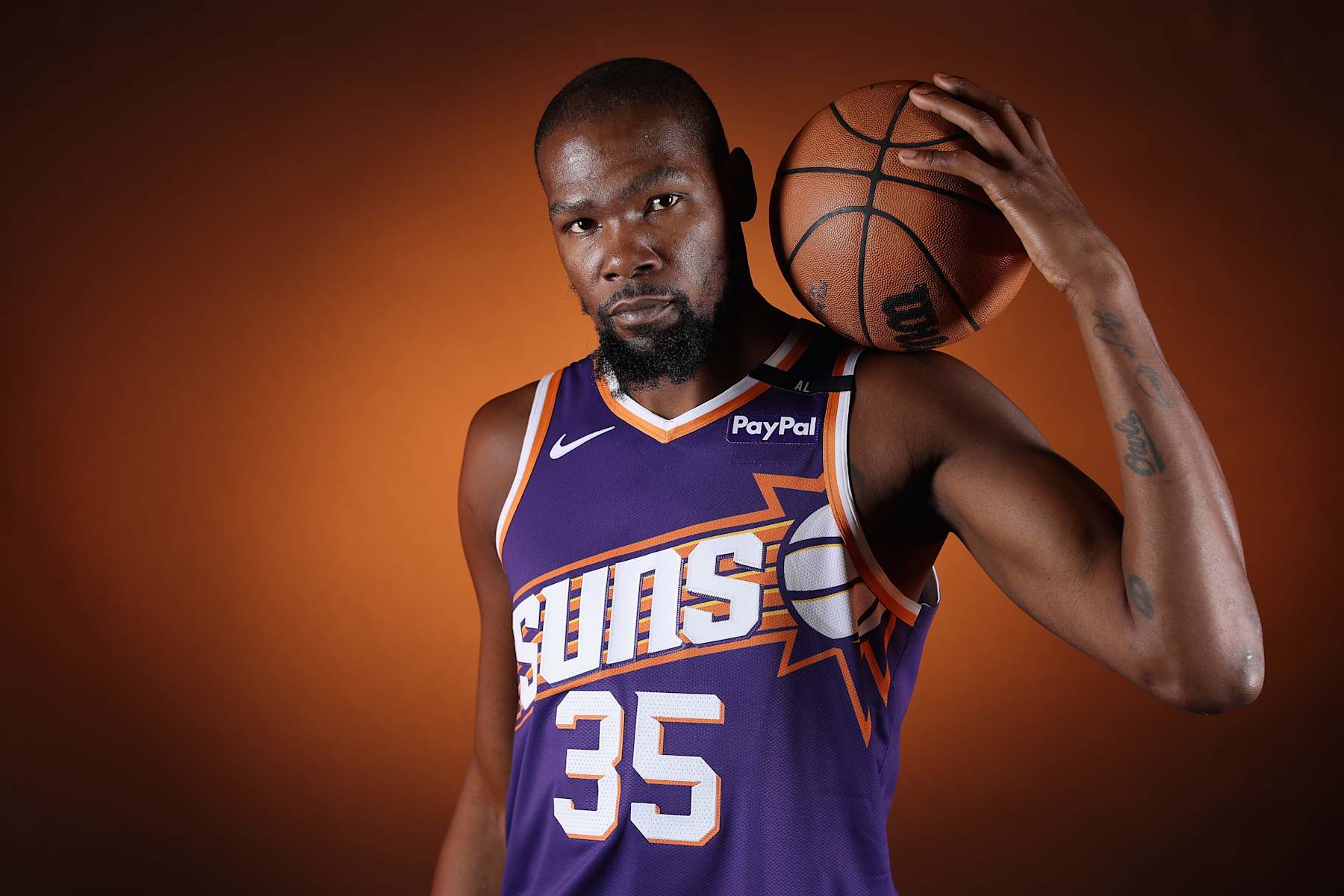 PHOENIX, ARIZONA - SEPTEMBER 30: Kevin Durant #35 of the Phoenix Suns poses for a portrait during media day at Footprint Center on September 30, 2024 in Phoenix, Arizona. (Photo by Christian Petersen/Getty Images)