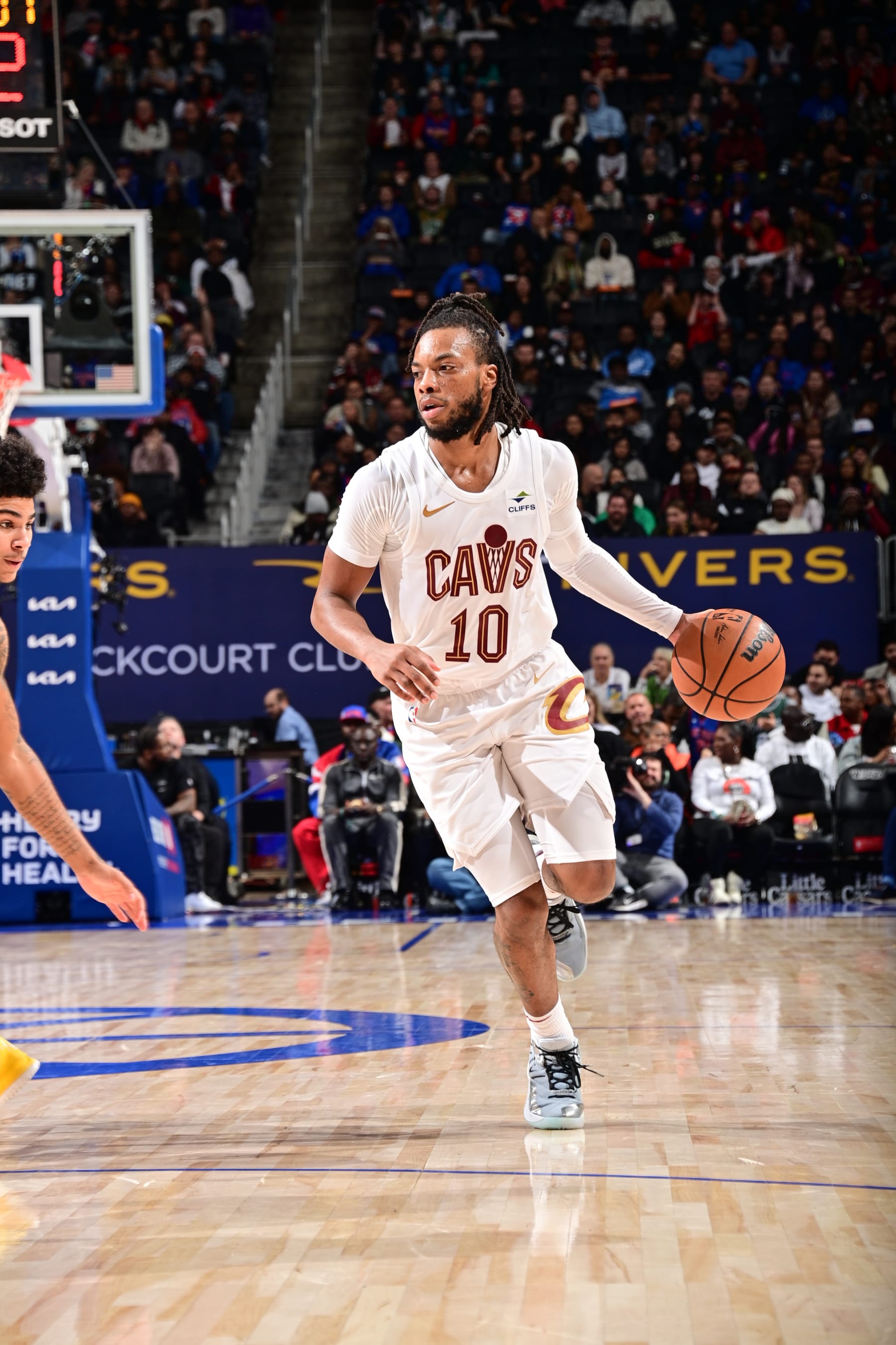 DETROIT, MI - DECEMBER 2: Darius Garland #10 of the Cleveland Cavaliers handles the ball during the game on December 2, 2023 at Little Caesars Arena in Detroit, Michigan. NOTE TO USER: User expressly acknowledges and agrees that, by downloading and/or using this photograph, User is consenting to the terms and conditions of the Getty Images License Agreement. Mandatory Copyright Notice: Copyright 2023 NBAE (Photo by Chris Schwegler/NBAE via Getty Images) DETROIT, MI - DECEMBER 2: Darius Garland #10 of the Cleveland Cavaliers handles the ball during the game on December 2, 2023 at Little Caesars Arena in Detroit, Michigan. NOTE TO USER: User expressly acknowledges and agrees that, by downloading and/or using this photograph, User is consenting to the terms and conditions of the Getty Images License Agreement. Mandatory Copyright Notice: Copyright 2023 NBAE (Photo by Chris Schwegler/NBAE via Getty Images)