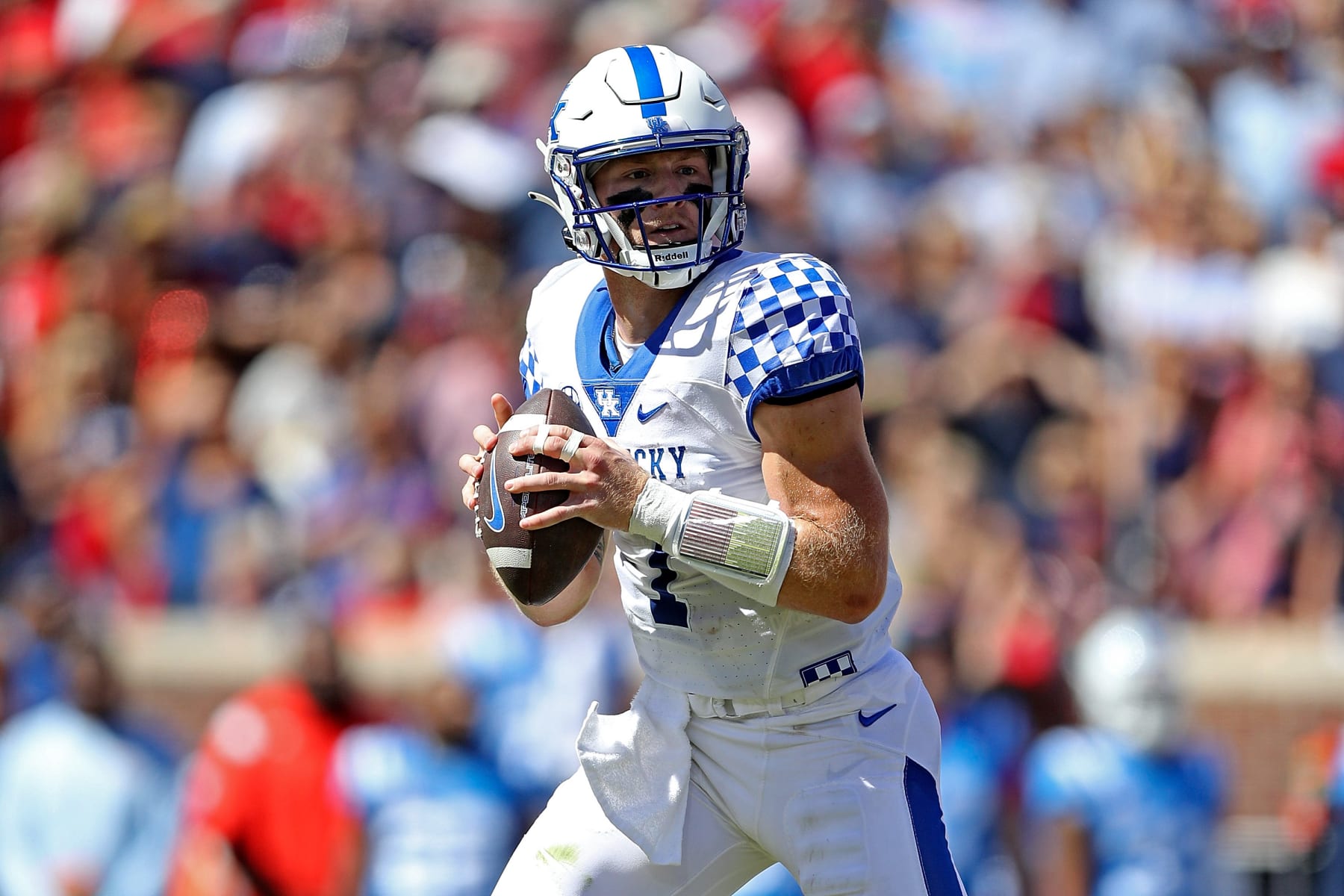 OXFORD, MISSISSIPPI - OCTOBER 01: Will Levis #7 of the Kentucky Wildcats looks to pass during the game against the Mississippi Rebels at Vaught-Hemingway Stadium on October 01, 2022 in Oxford, Mississippi. (Photo by Justin Ford/Getty Images)