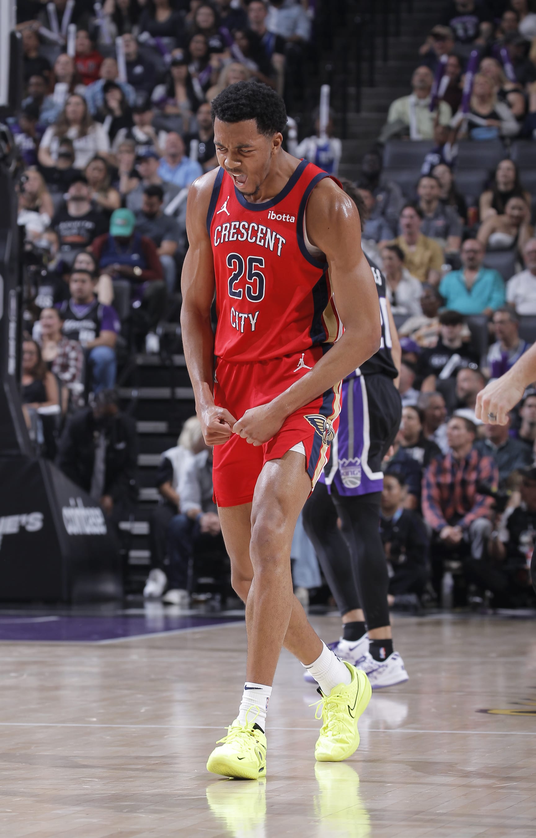 SACRAMENTO, CA - APRIL 11: Trey Murphy #25 of the New Orleans Pelicans celebrates during the game against the Sacramento Kings on April 11, 2024 at Golden 1 Center in Sacramento, California. NOTE TO USER: User expressly acknowledges and agrees that, by downloading and or using this photograph, User is consenting to the terms and conditions of the Getty Images Agreement. Mandatory Copyright Notice: Copyright 2024 NBAE (Photo by Rocky Widner/NBAE via Getty Images)