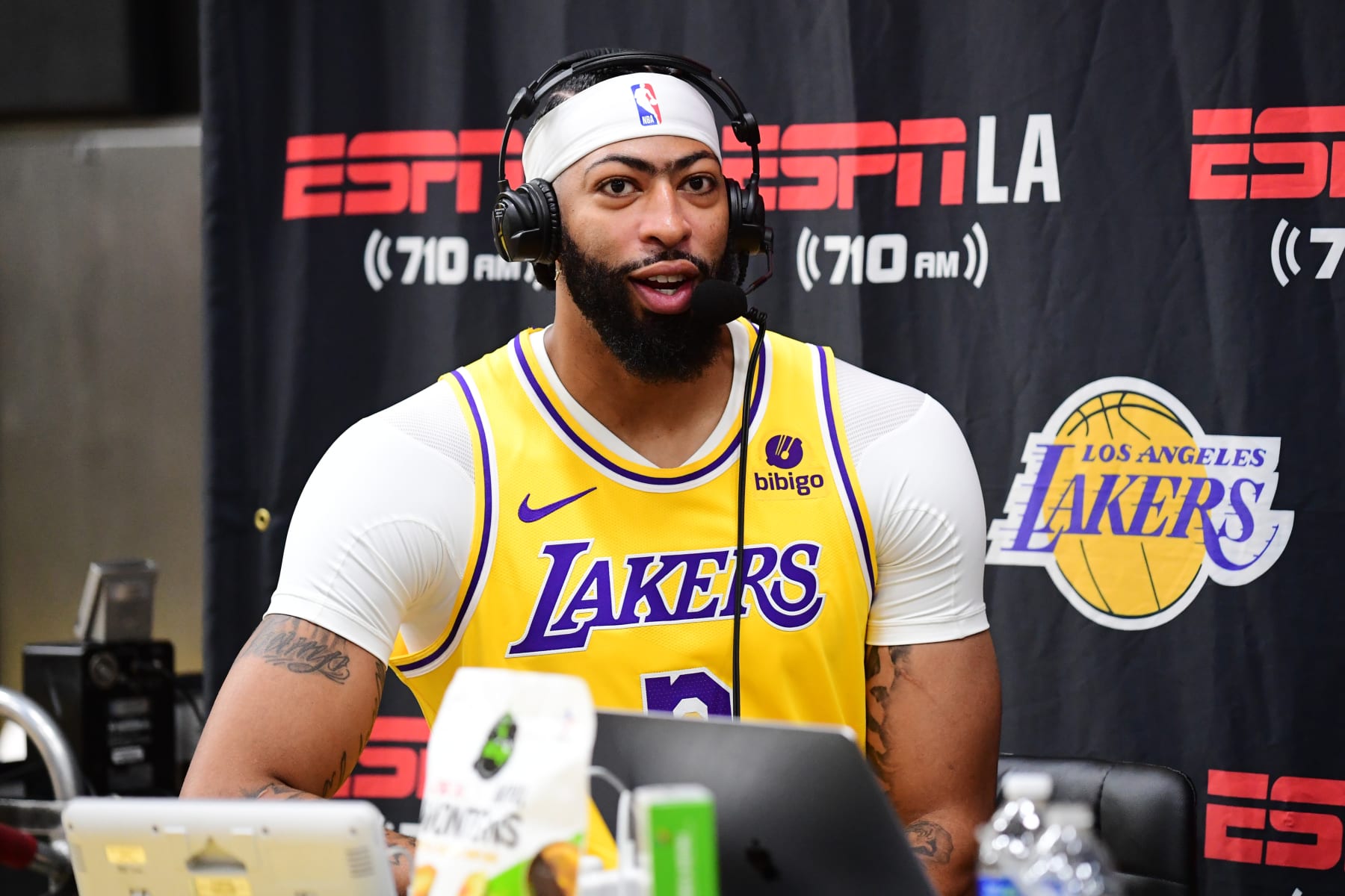 EL SEGUNDO, CA - OCTOBER 02: A behind the scenes look as Anthony Davis #3 of the Los Angeles Lakers speaks to the media during 2023-24 NBA Media day at UCLA Health Training Center on October 02, 2023 in El Segundo, California. NOTE TO USER: User expressly acknowledges and agrees that, by downloading and/or using this Photograph, user is consenting to the terms and conditions of the Getty Images License Agreement. Mandatory Copyright Notice: Copyright 2023 NBAE (Photo by Adam Pantozzi/NBAE via Getty Images)