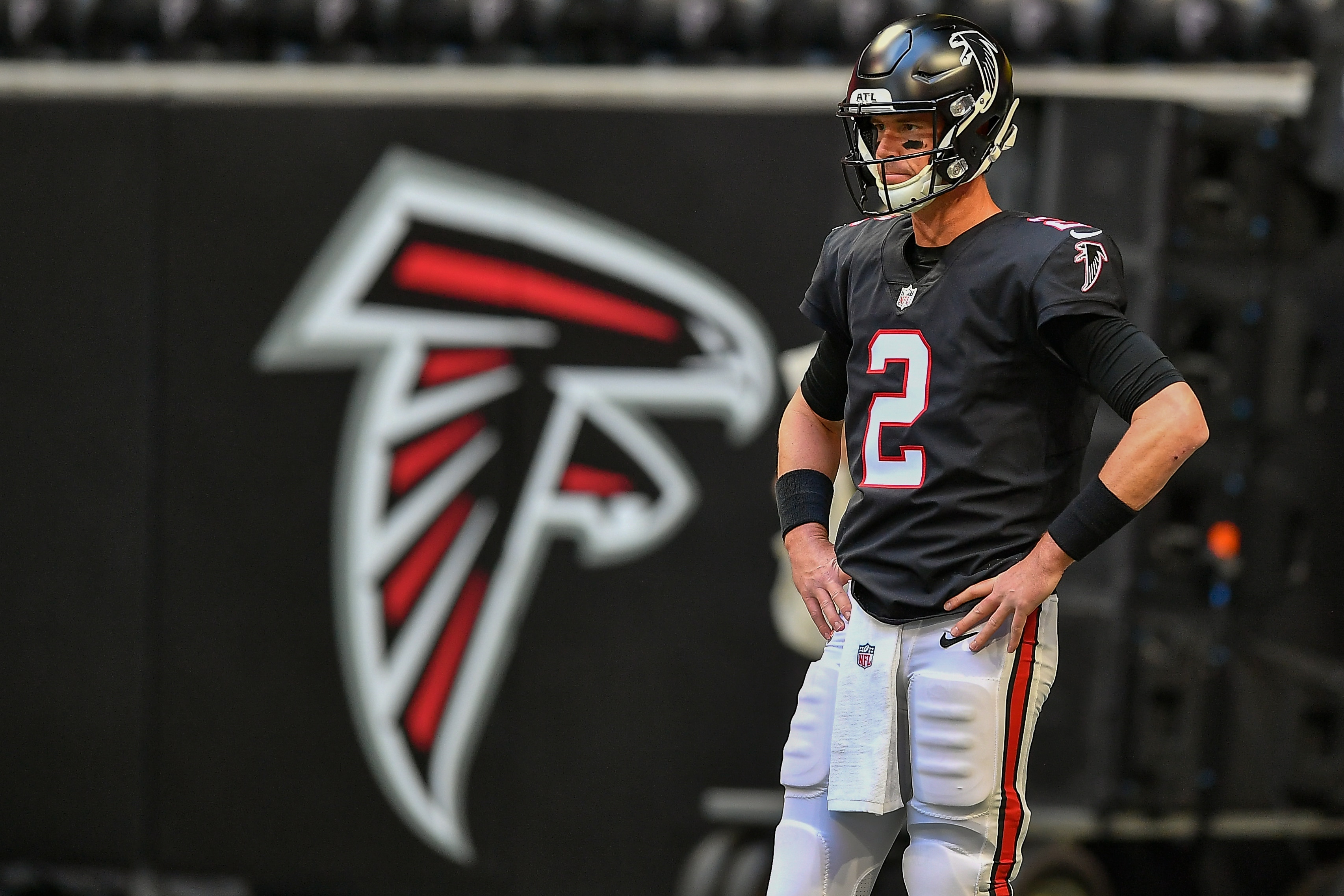 ATLANTA, GA  DECEMBER 26:  Atlanta quarterback Matt Ryan (2) warms up prior to the start of the NFL game between the Detroit Lions and the Atlanta Falcons on December 26th, 2021 at Mercedes-Benz Stadium in Atlanta, GA.  (Photo by Rich von Biberstein/Icon Sportswire via Getty Images)