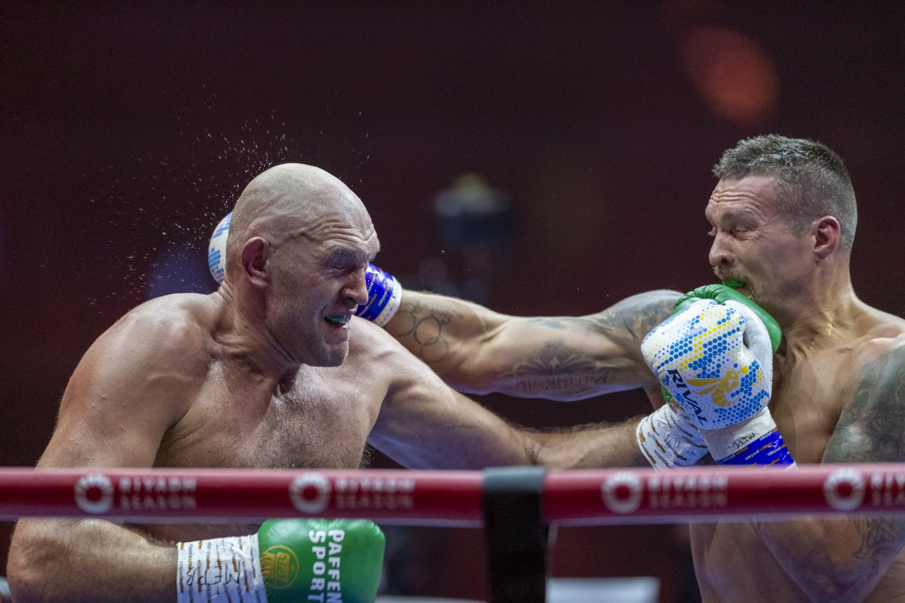 RIYADH, SAUDI ARABIA - MAY 19: Oleksandr Usyk (R) of Ukraine arrives to compete against Tyson Fury (L) of United Kingdom during heavyweight boxing world championship fight at Kingdom Arena in Riyadh, Saudi Arabia on May 19, 2024. (Photo by Mohammed Saad/Anadolu via Getty Images)