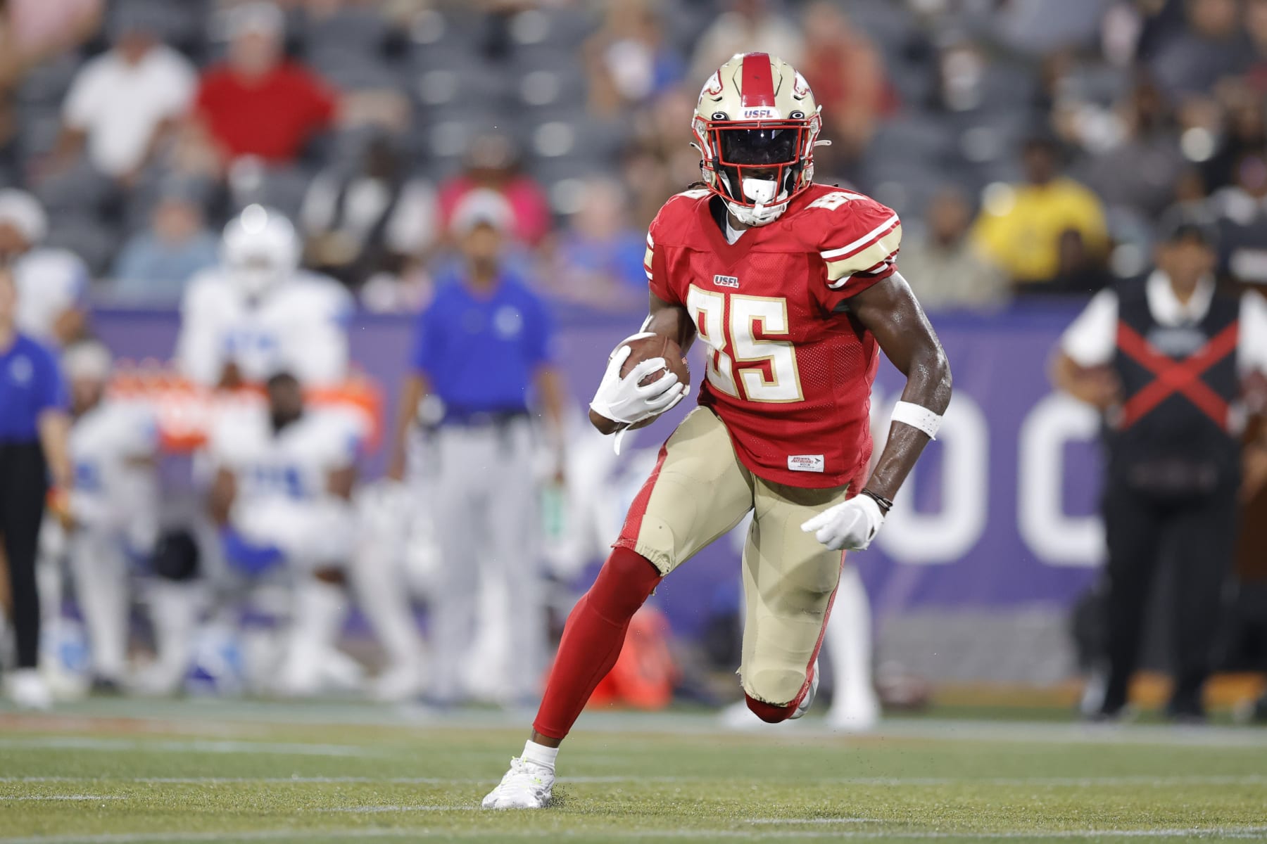 BIRMINGHAM, ALABAMA - JUNE 25: Deon Cain #85 of the Birmingham Stallions runs the ball against the New Orleans Breakers during the third quarter in the USFL South Division Championship at Protective Stadium on June 25, 2023 in Birmingham, Alabama. (Photo by Alex Slitz/USFL/Getty Images for USFL)